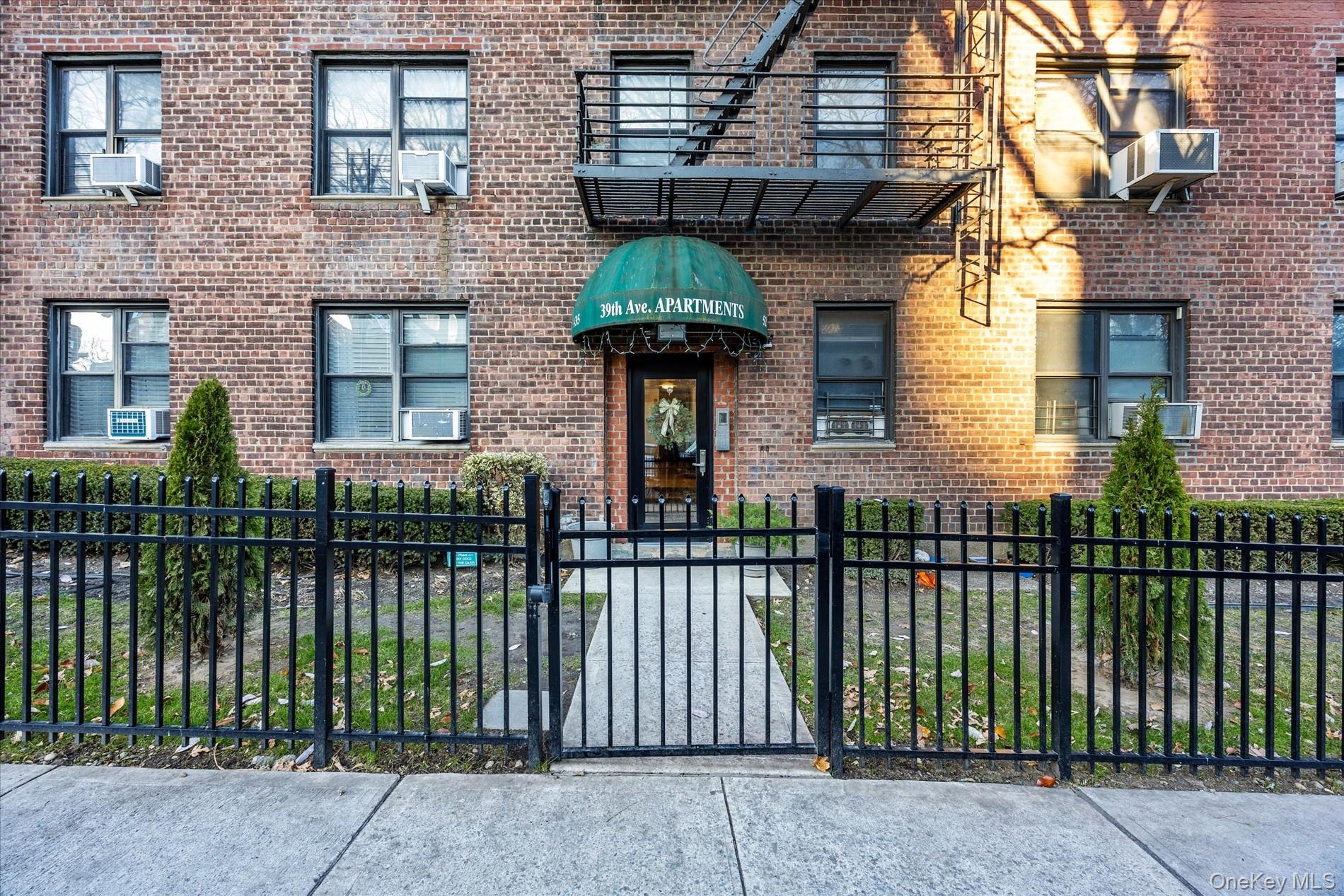 52-35 39th Road 2-C Woodside Woodside, NY 11377