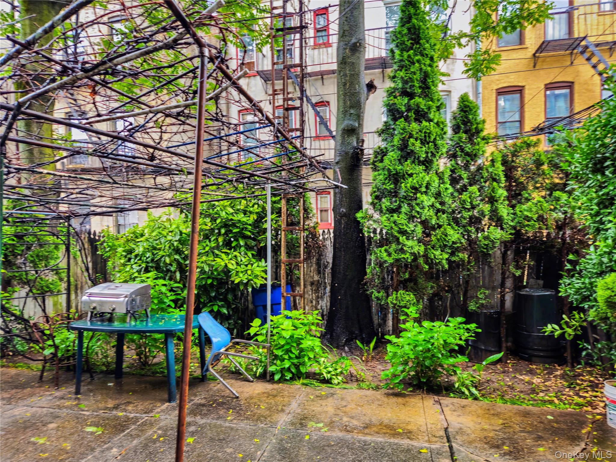 1722 Putnam Avenue Ridgewood Ridgewood, NY 11385