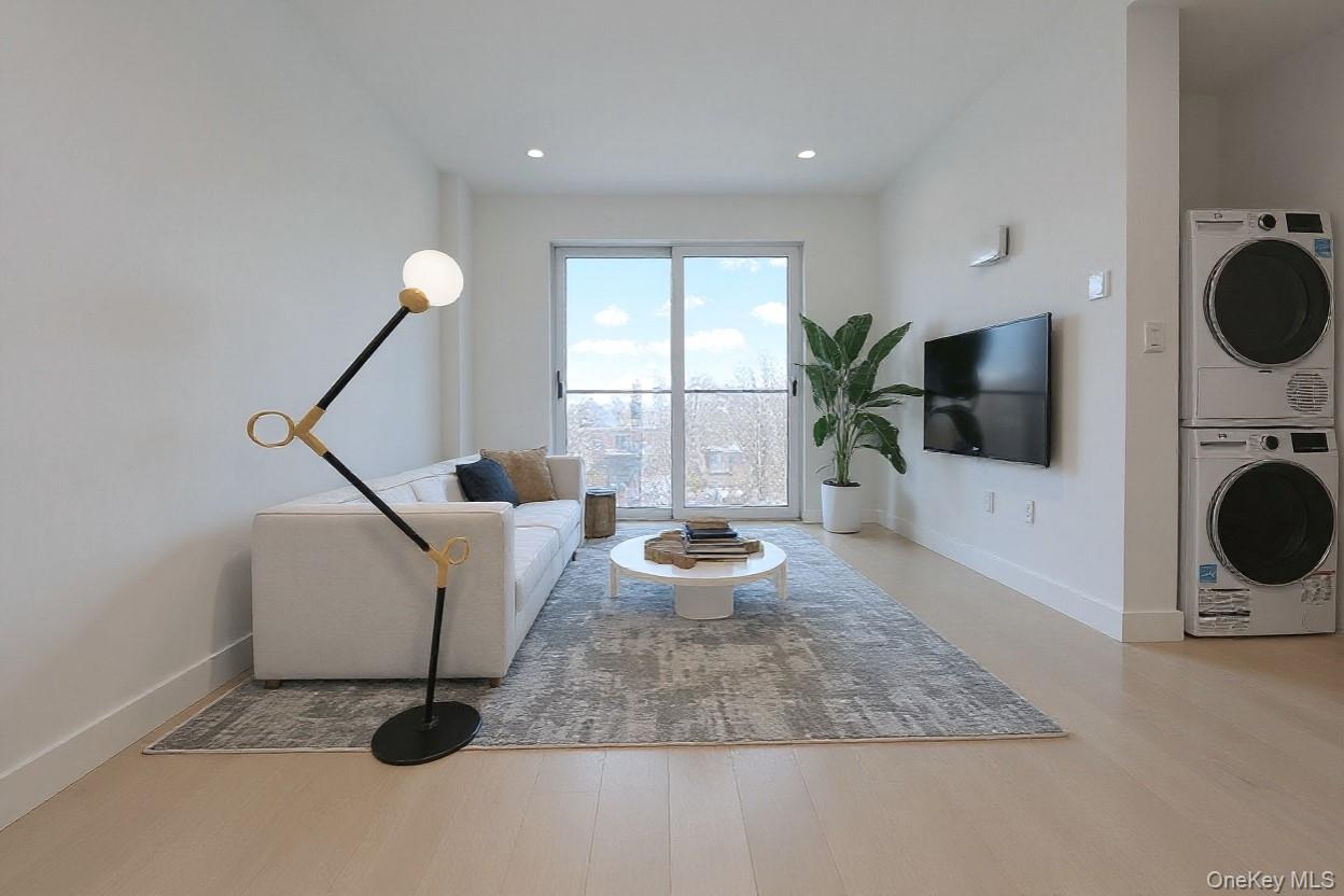 15002 Northern Bloulevard 4-G Flushing Flushing, NY 11354