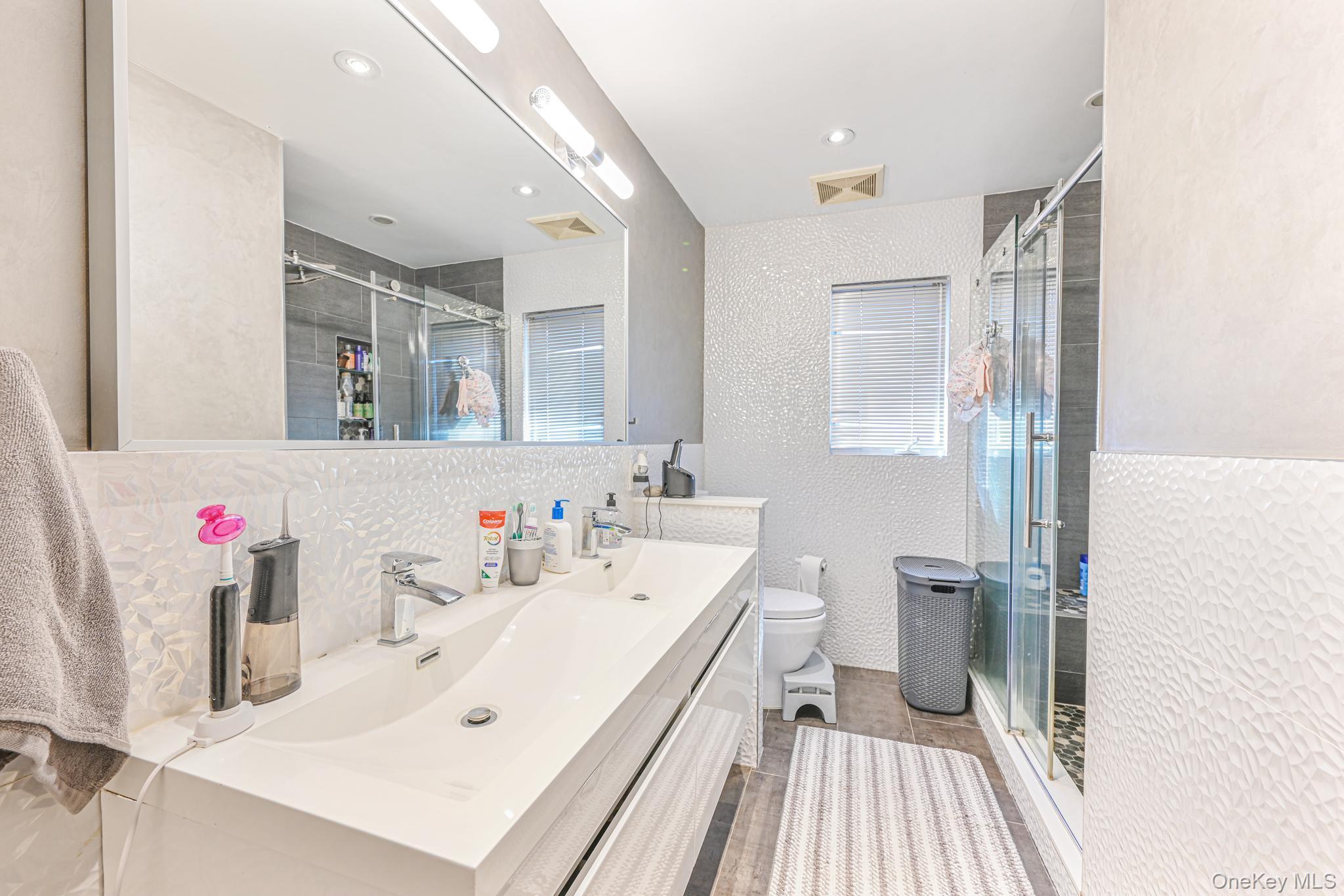 972 S End Hewlett Hewlett, NY 11598