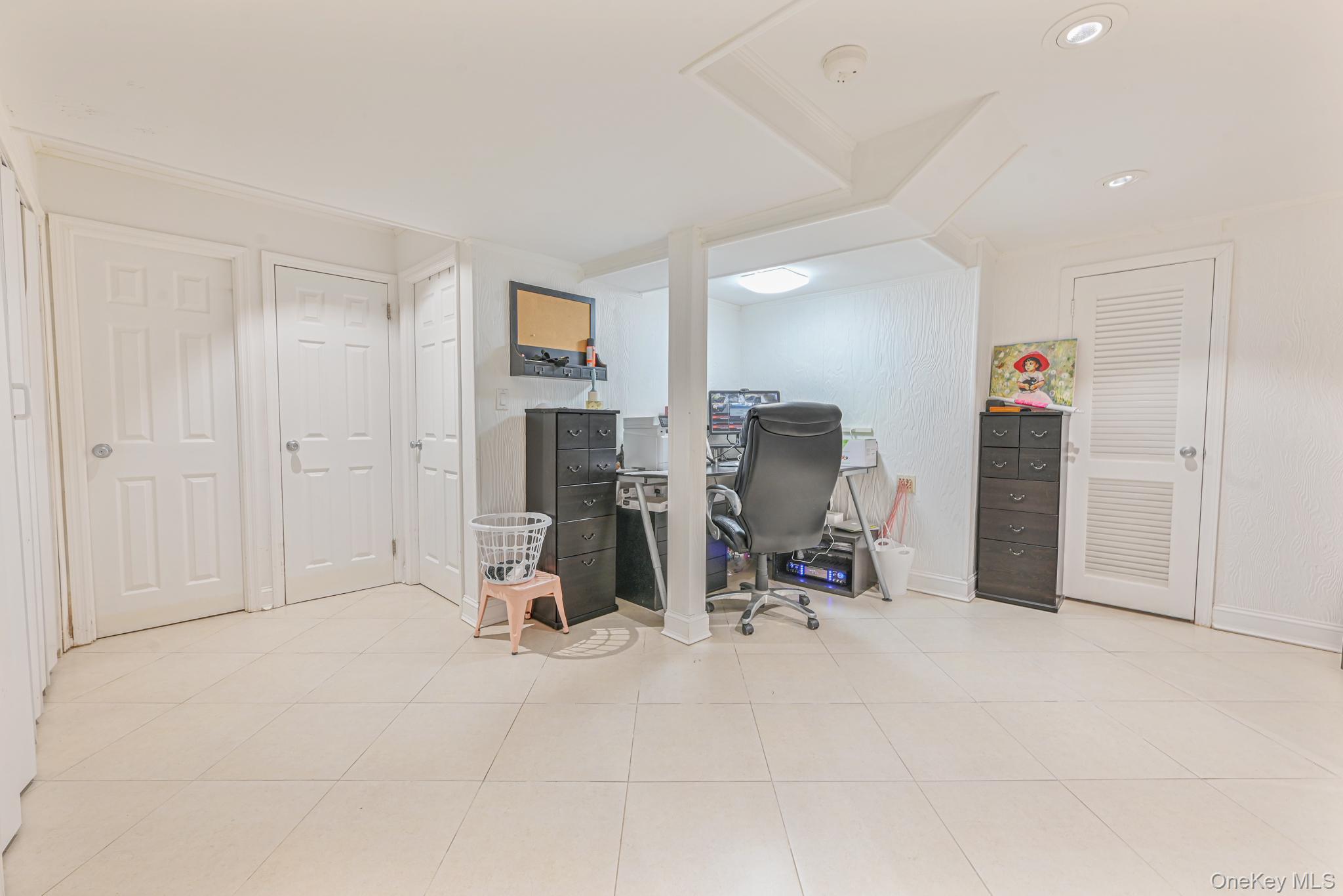 972 S End Hewlett Hewlett, NY 11598