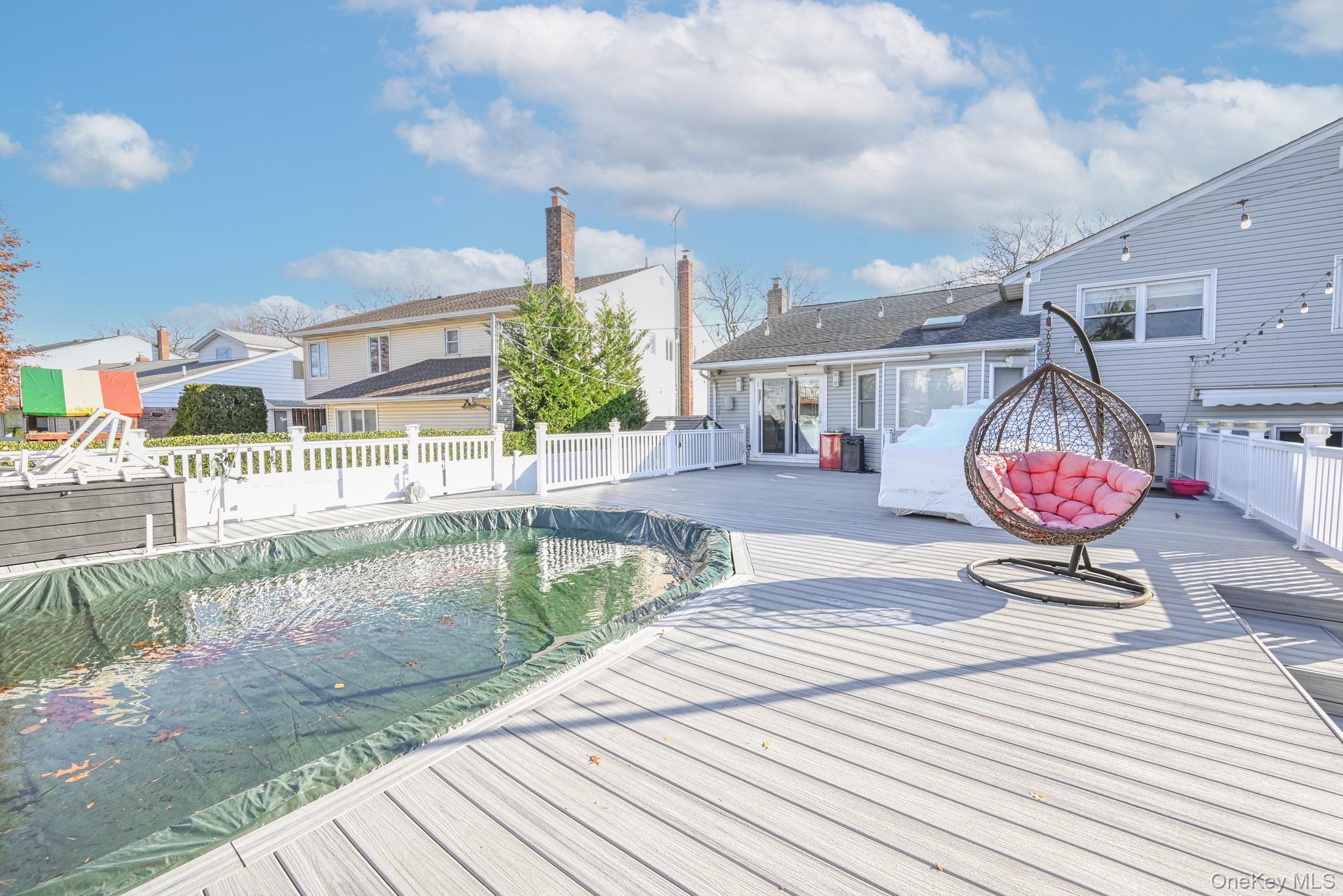 972 S End Hewlett Hewlett, NY 11598