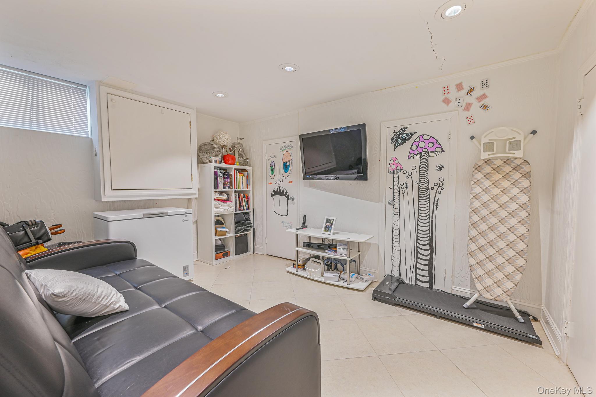 972 S End Hewlett Hewlett, NY 11598