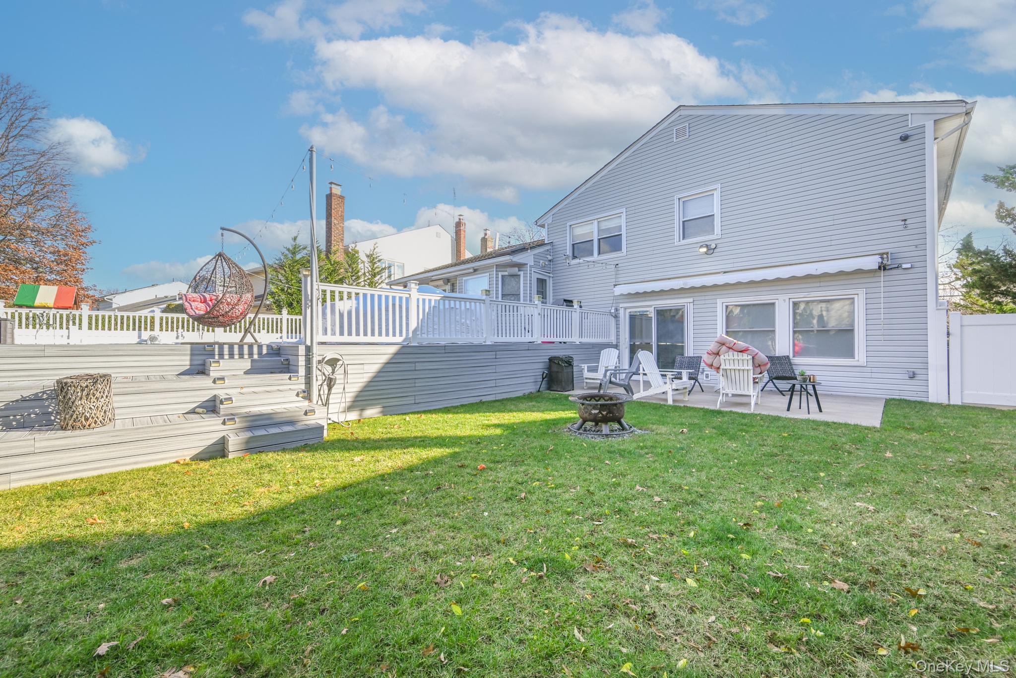 972 S End Hewlett Hewlett, NY 11598