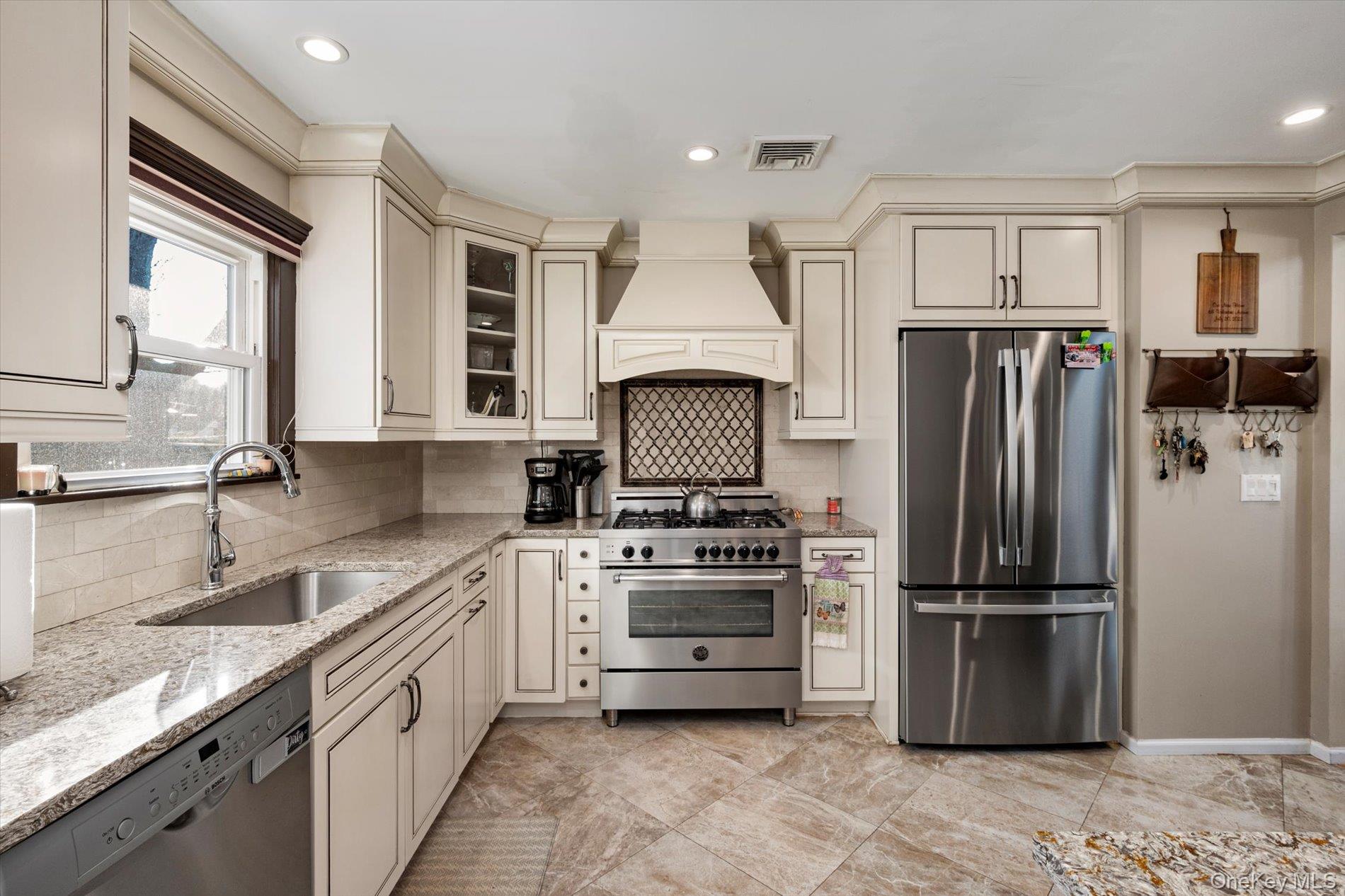 68 Valentine Avenue Huntington Huntington, NY 11743