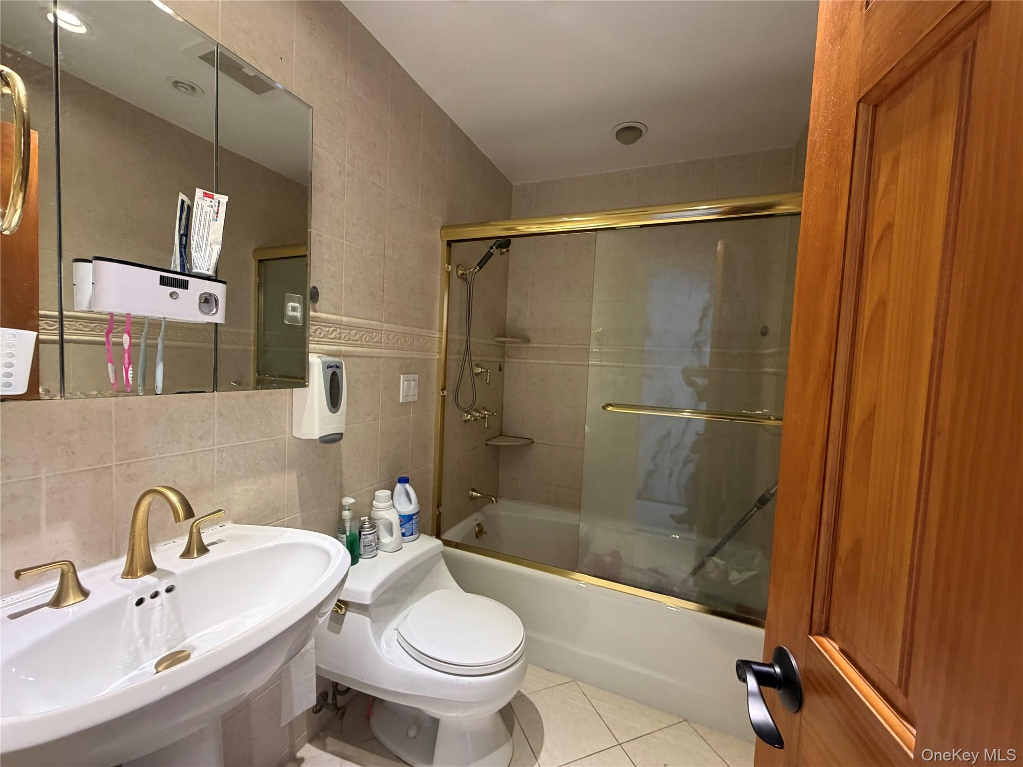 224-01 59TH Avenue Bayside Bayside, NY 11364