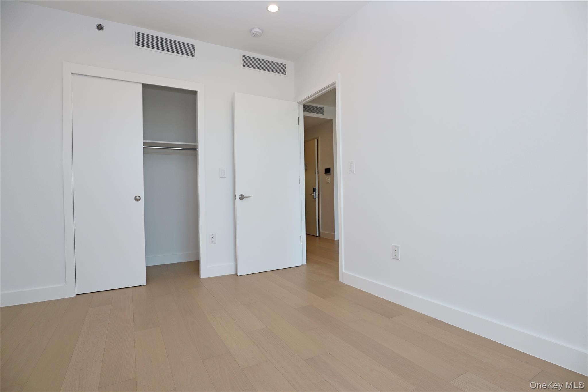 15002 Northern Boulevard 5-H Flushing Flushing, NY 11354