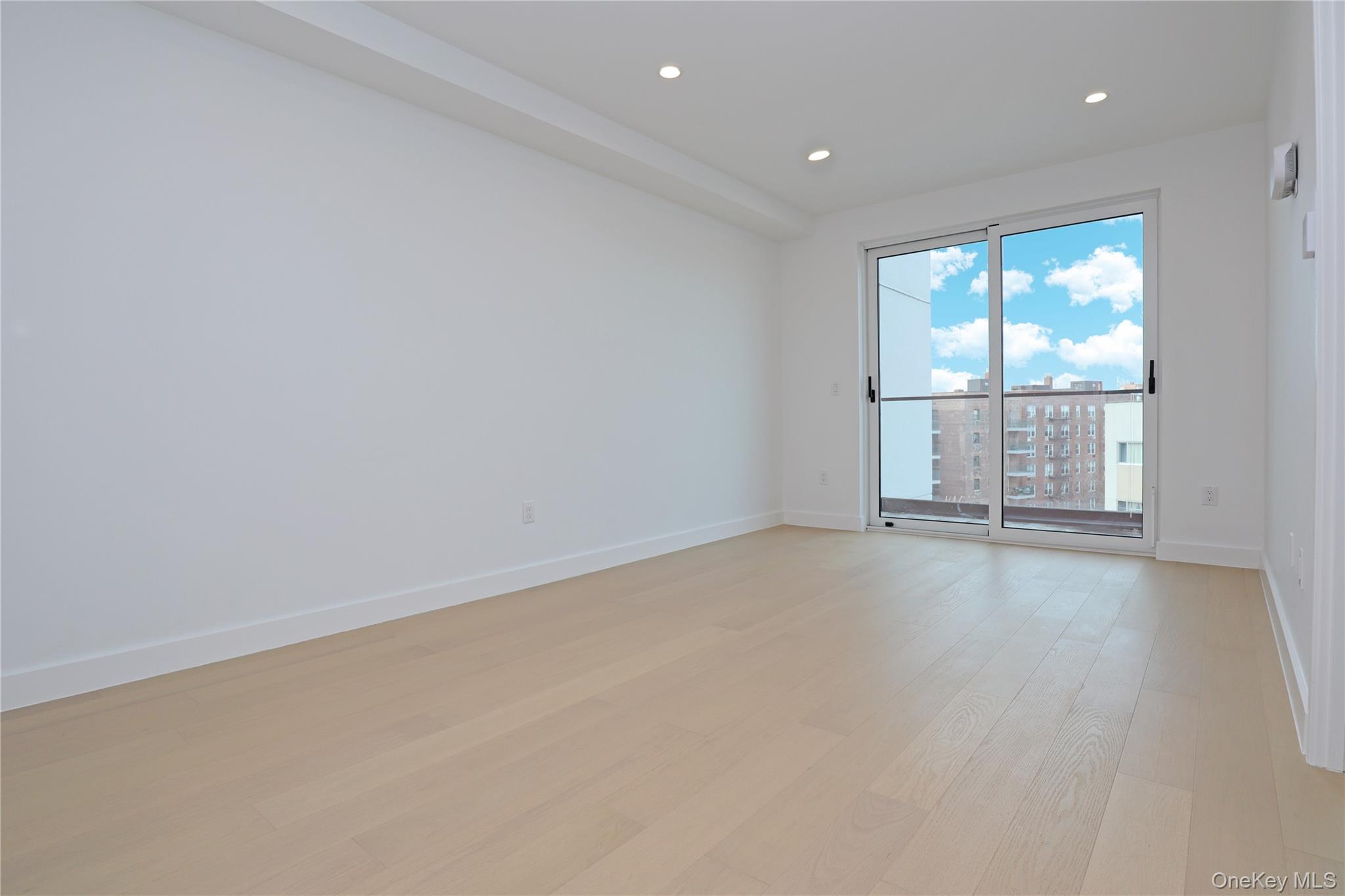 15002 Northern Boulevard 5-H Flushing Flushing, NY 11354