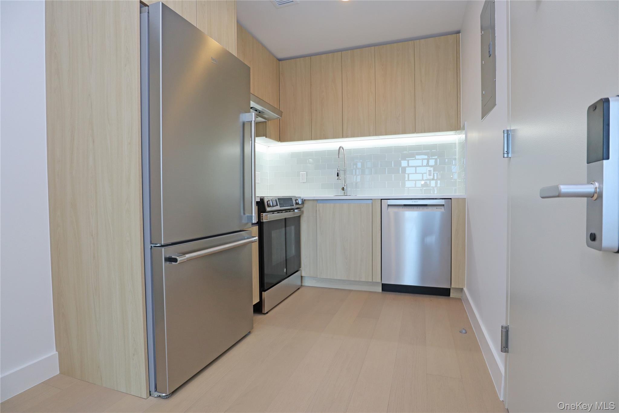 15002 Northern Boulevard 5-H Flushing Flushing, NY 11354