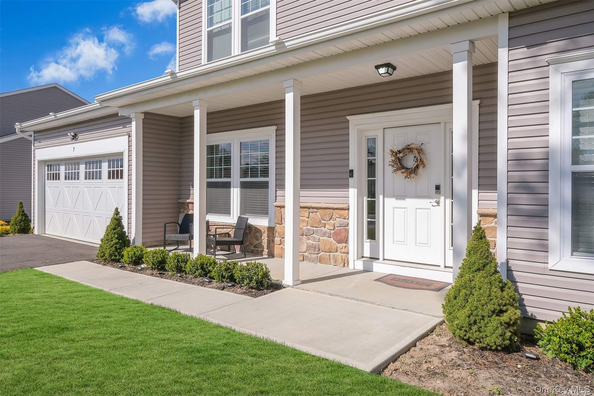 7 Pondview Circle Shirley Shirley, NY 11967