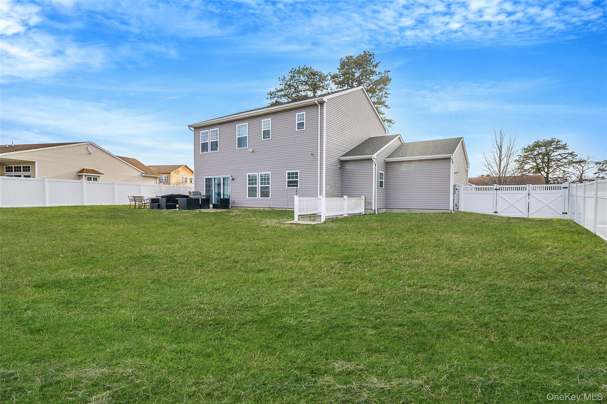 7 Pondview Circle Shirley Shirley, NY 11967