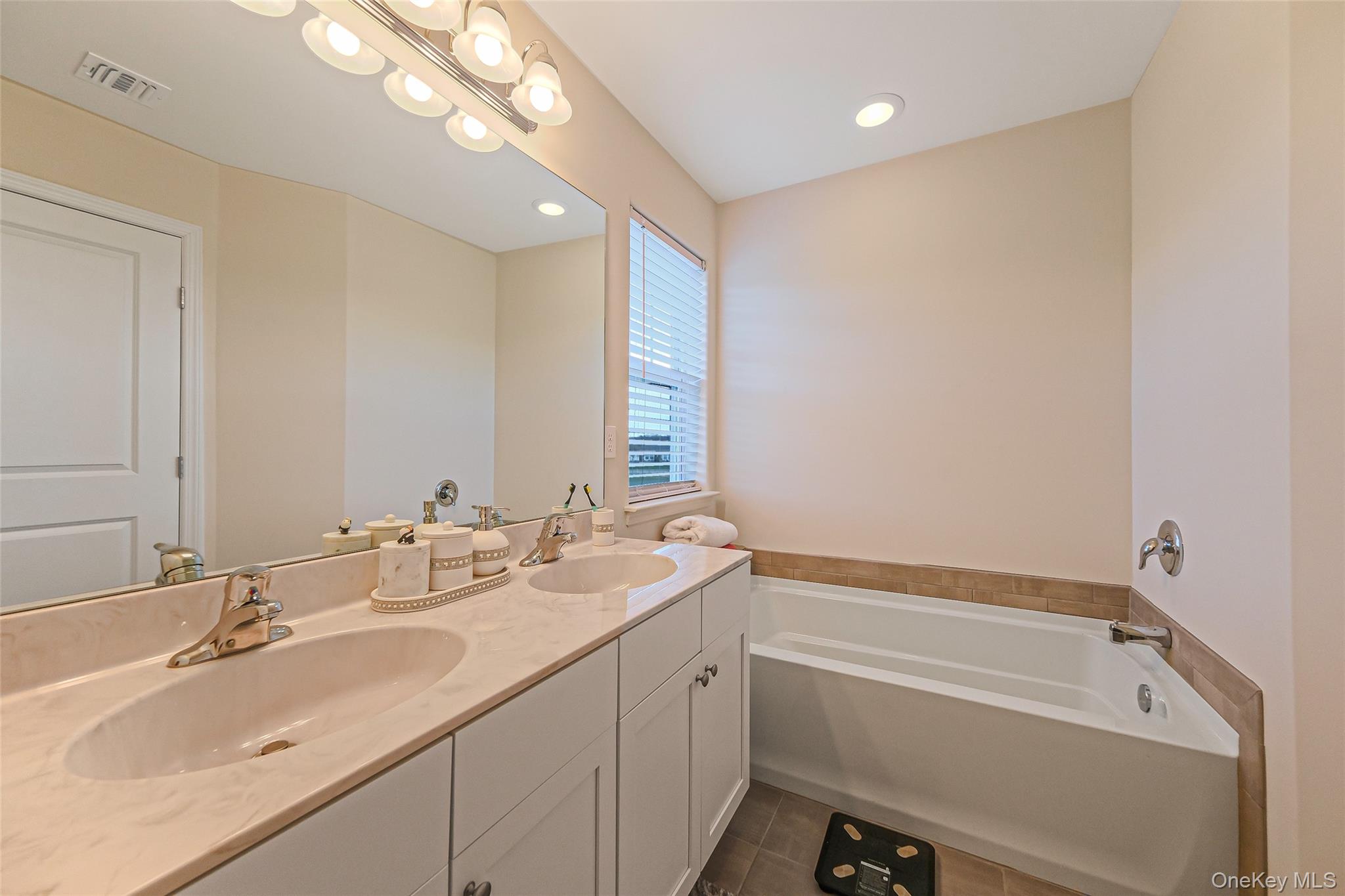 7 Pondview Circle Shirley Shirley, NY 11967