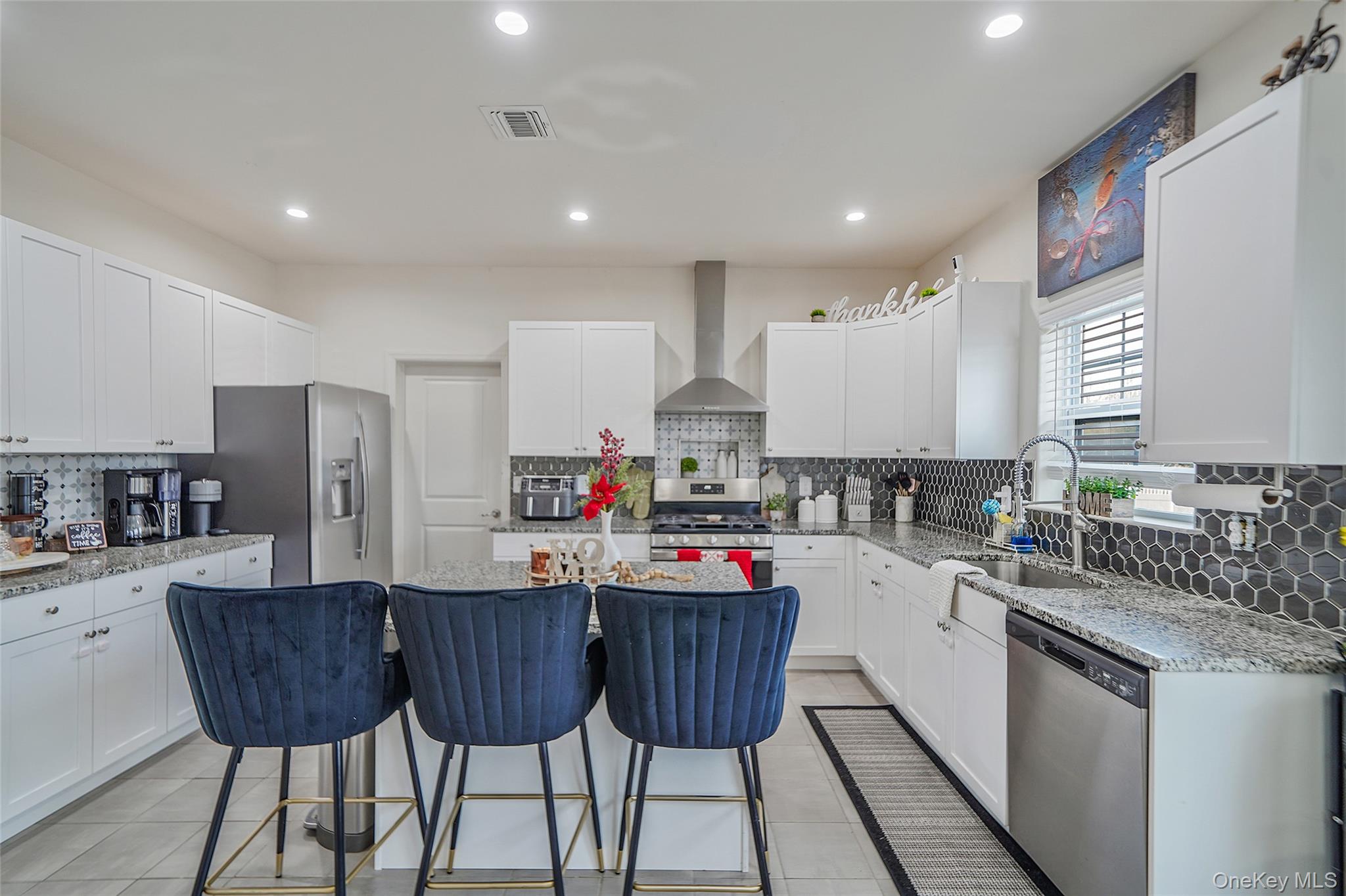 7 Pondview Circle Shirley Shirley, NY 11967