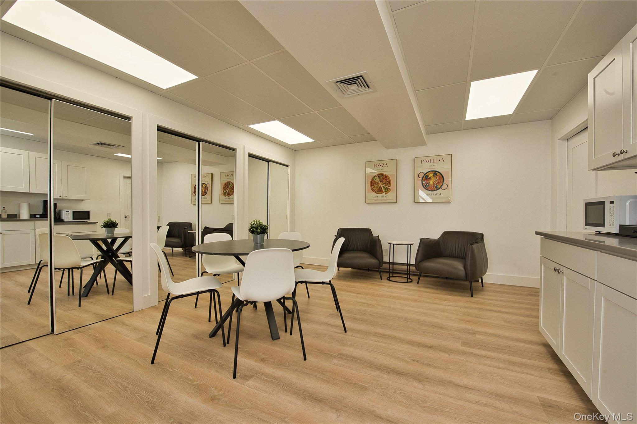 121 Pulaski Road Kings Park Kings Park, NY 11754