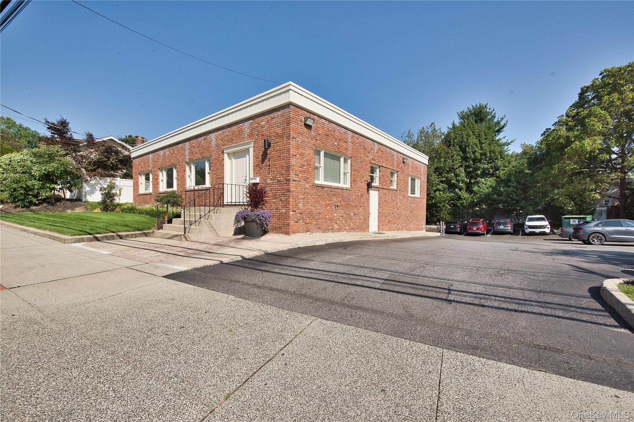 121 Pulaski Road Kings Park Kings Park, NY 11754