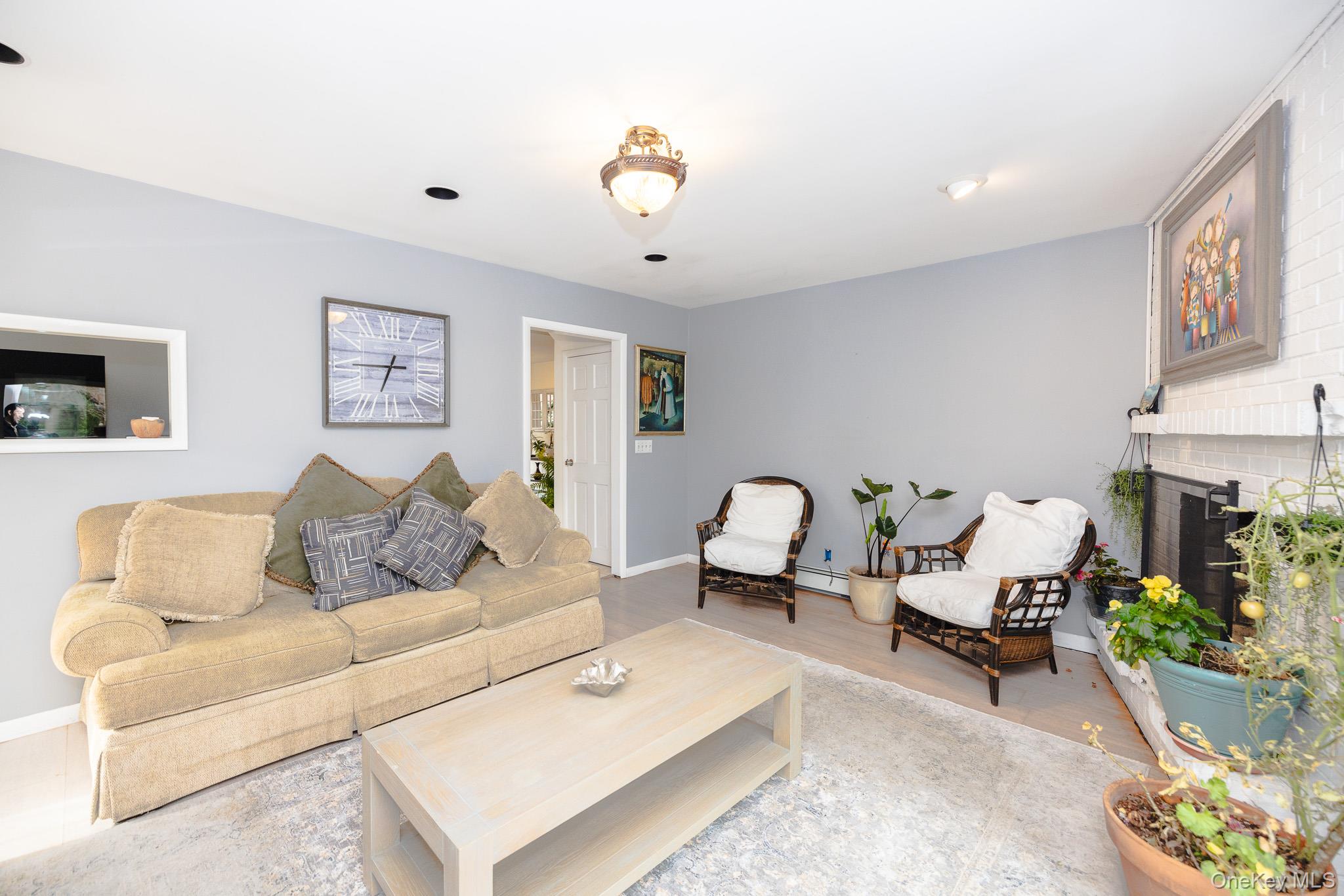 94 Kings Drive Riverhead Riverhead, NY 11901