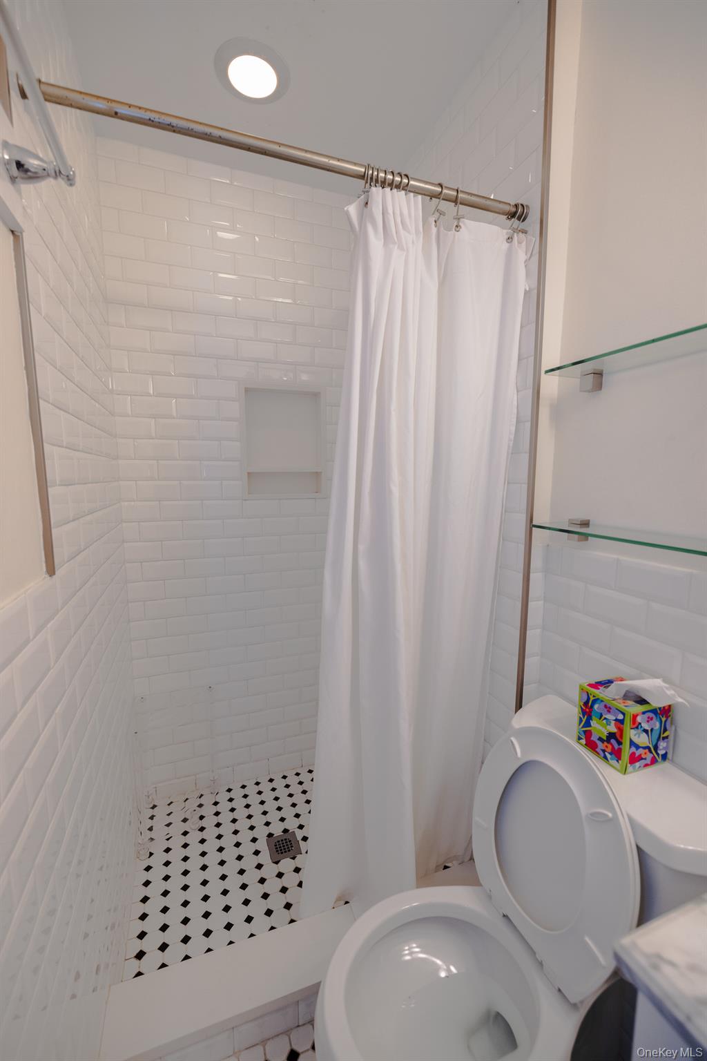 94 Kings Drive Riverhead Riverhead, NY 11901