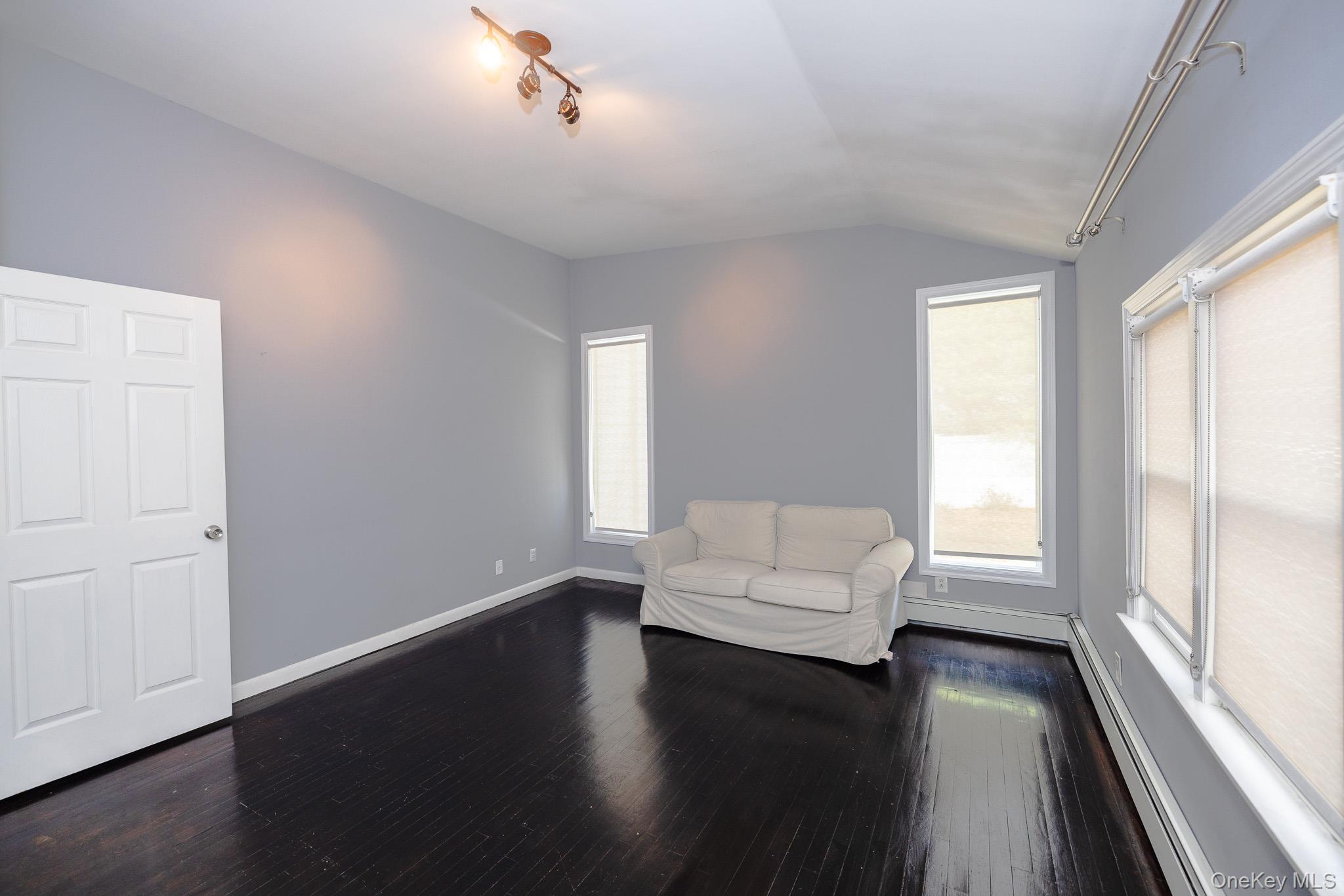 94 Kings Drive Riverhead Riverhead, NY 11901