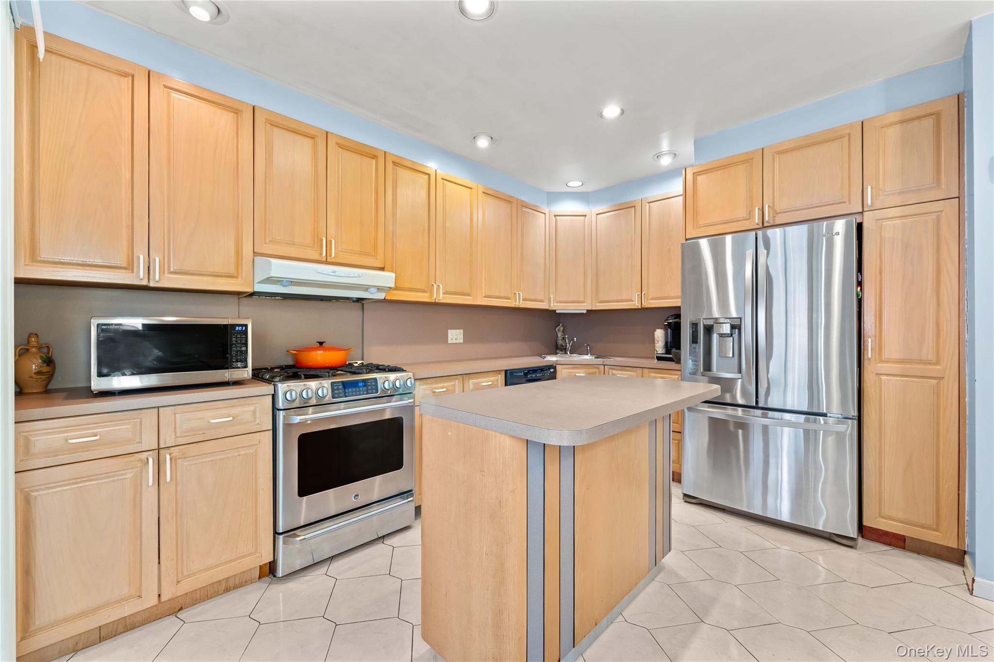 119-20 9th Avenue College Point College Point, NY 11356