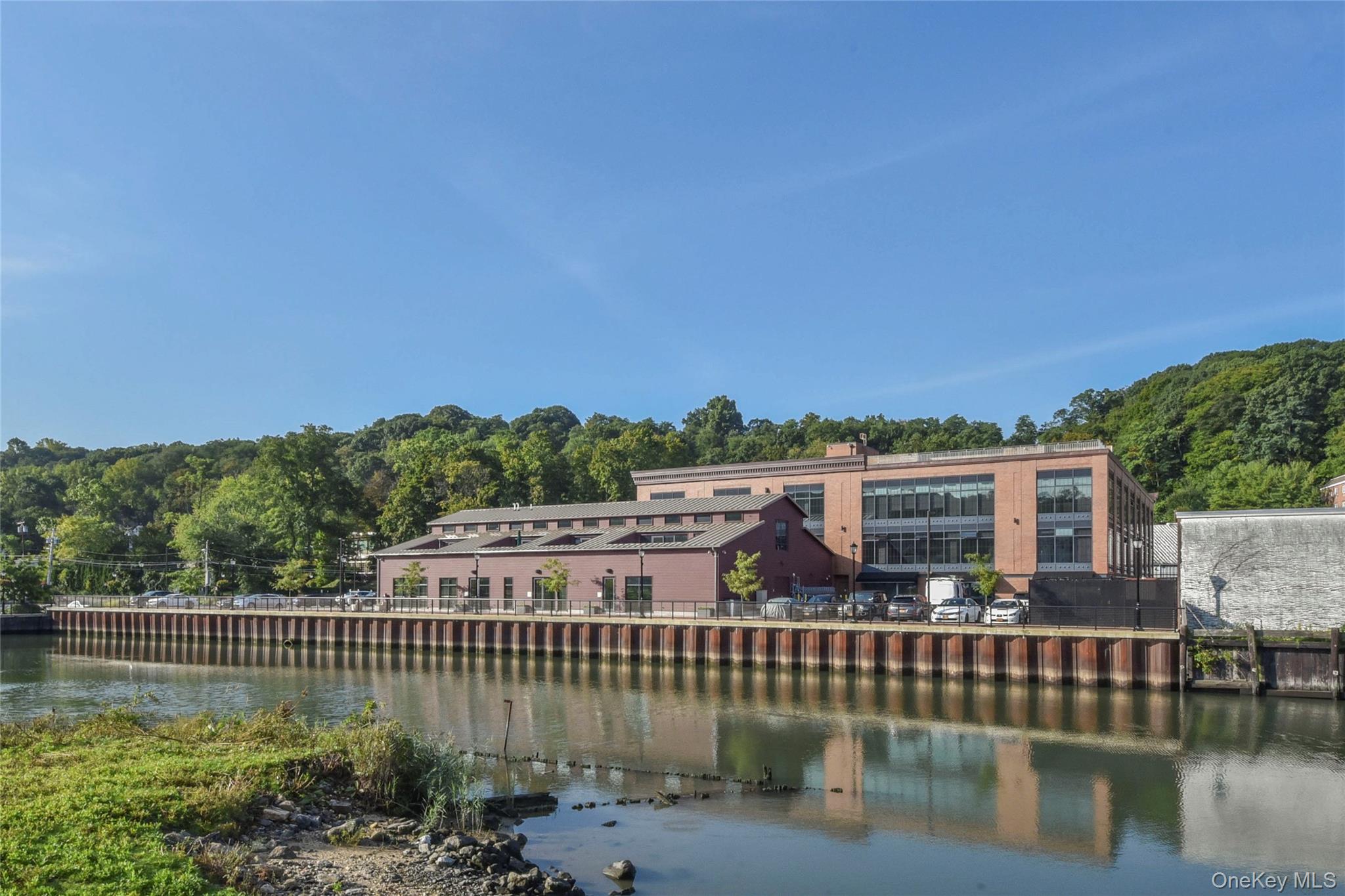 21 Lumber Road 3-B Roslyn Roslyn, NY 11576