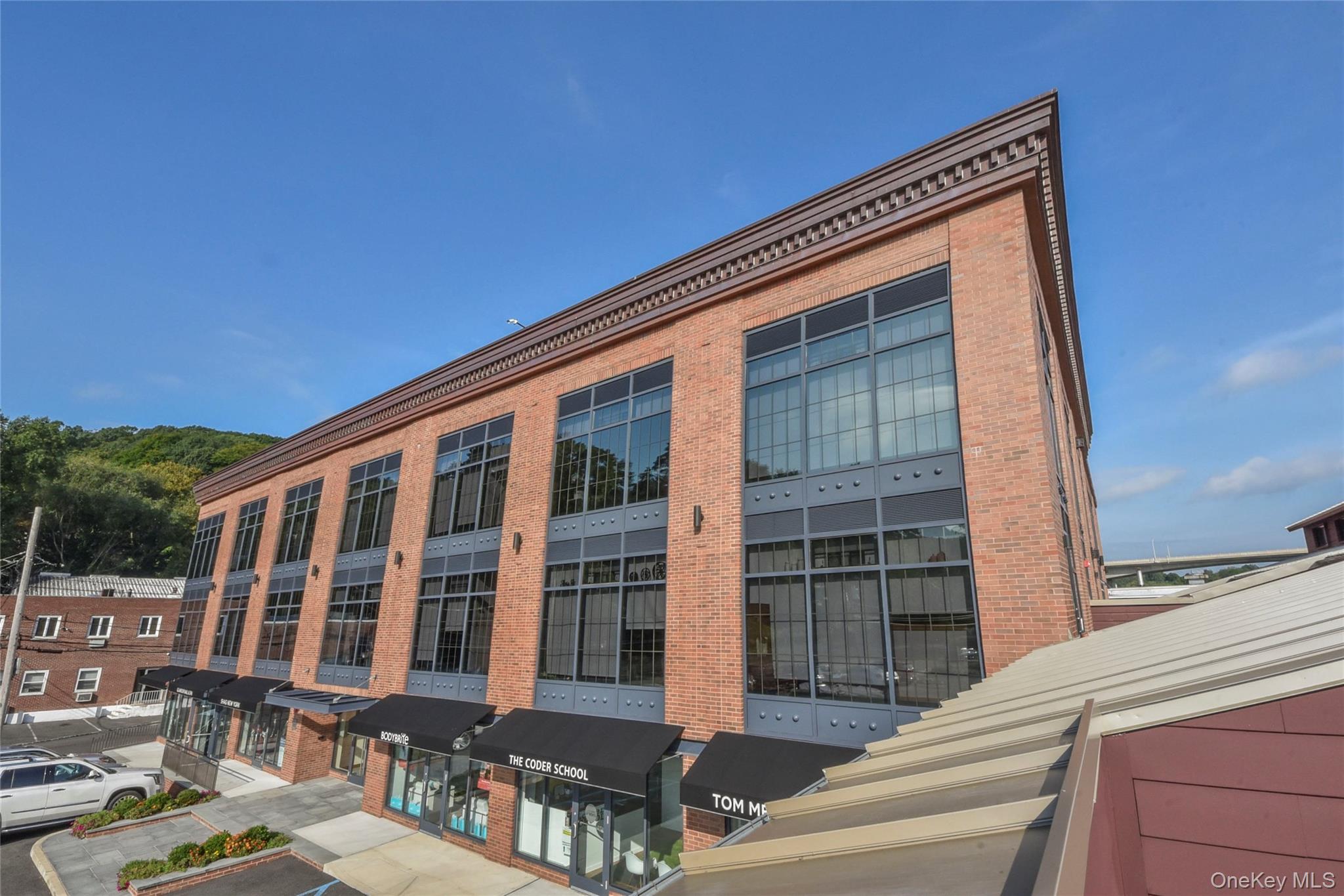 21 Lumber Road 3-B Roslyn Roslyn, NY 11576