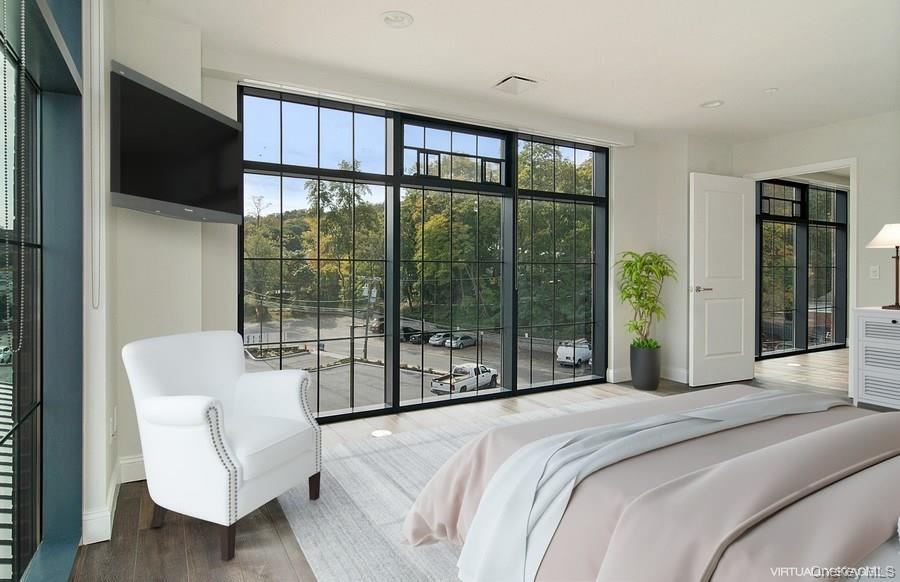 21 Lumber Road 3-B Roslyn Roslyn, NY 11576