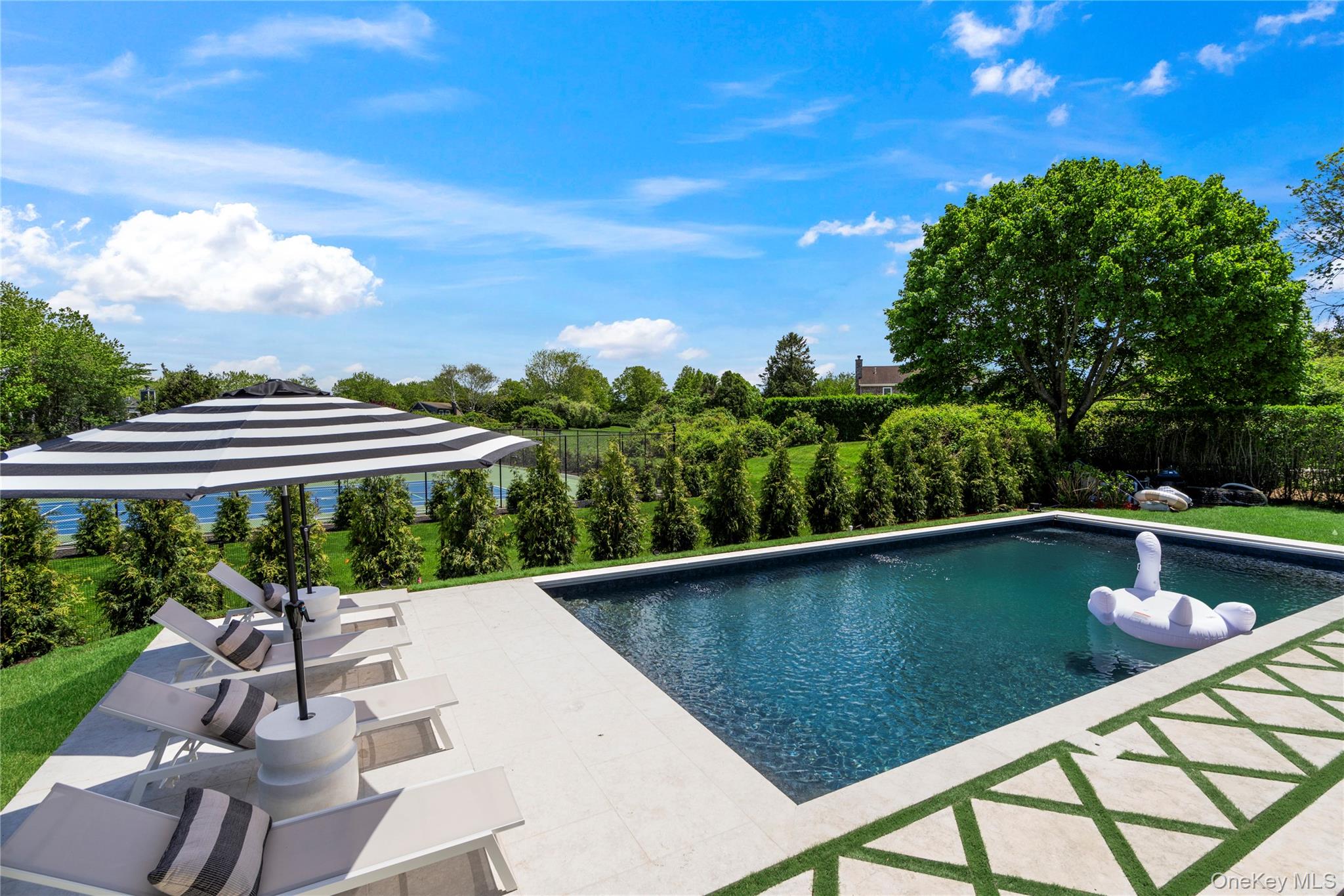 4 Carriage Lane Southampton Southampton, NY 11968