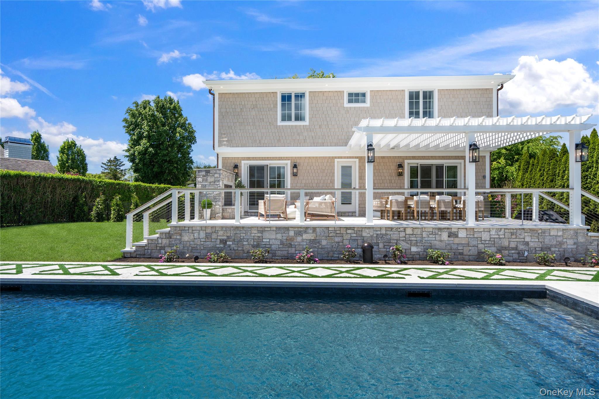 4 Carriage Lane Southampton Southampton, NY 11968