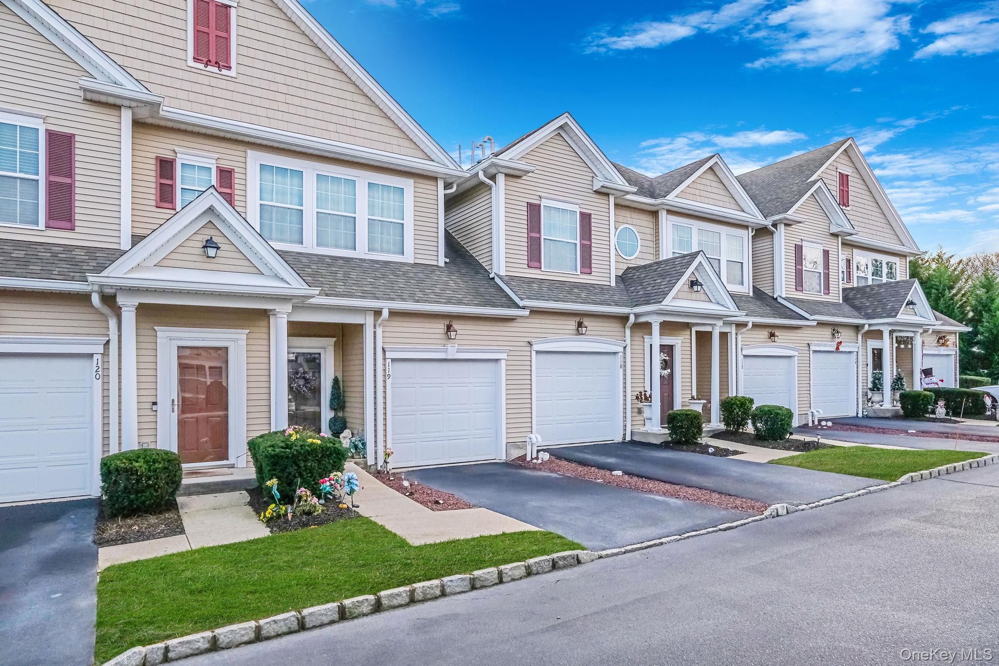 119 Wildwood Circle Holtsville Holtsville, NY 11742