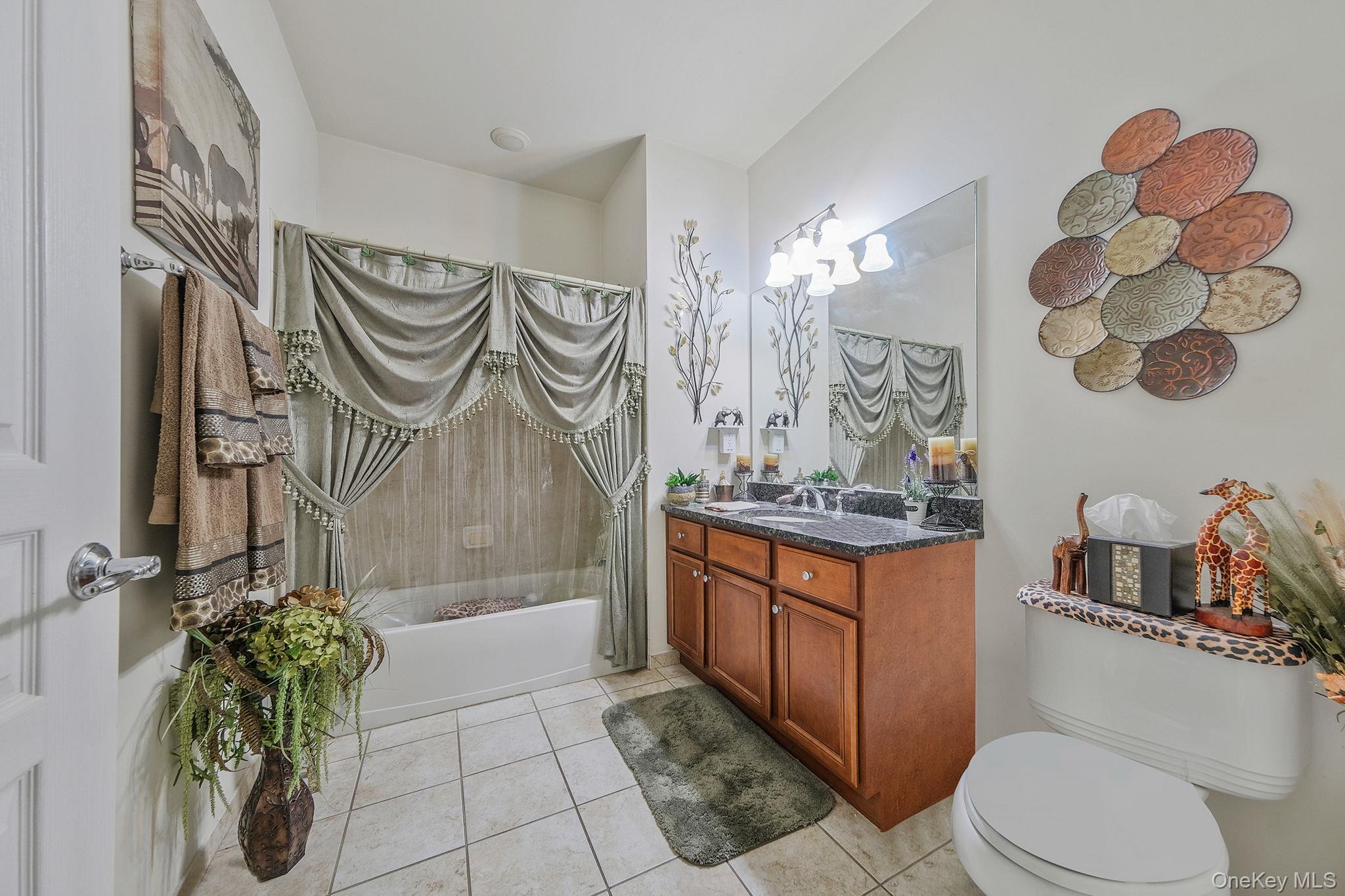 119 Wildwood Circle Holtsville Holtsville, NY 11742