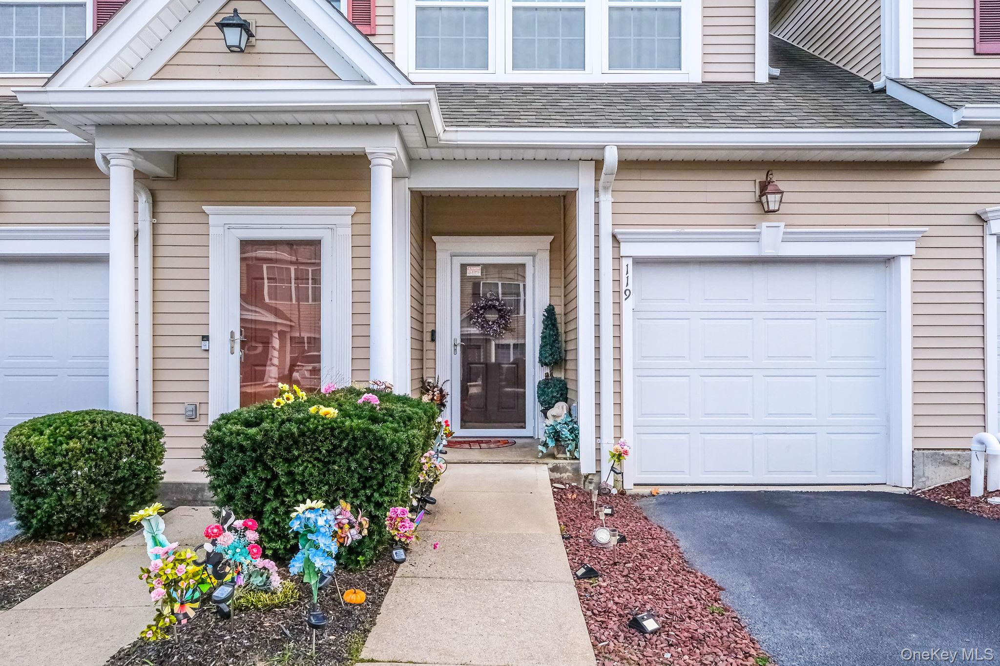 119 Wildwood Circle Holtsville Holtsville, NY 11742