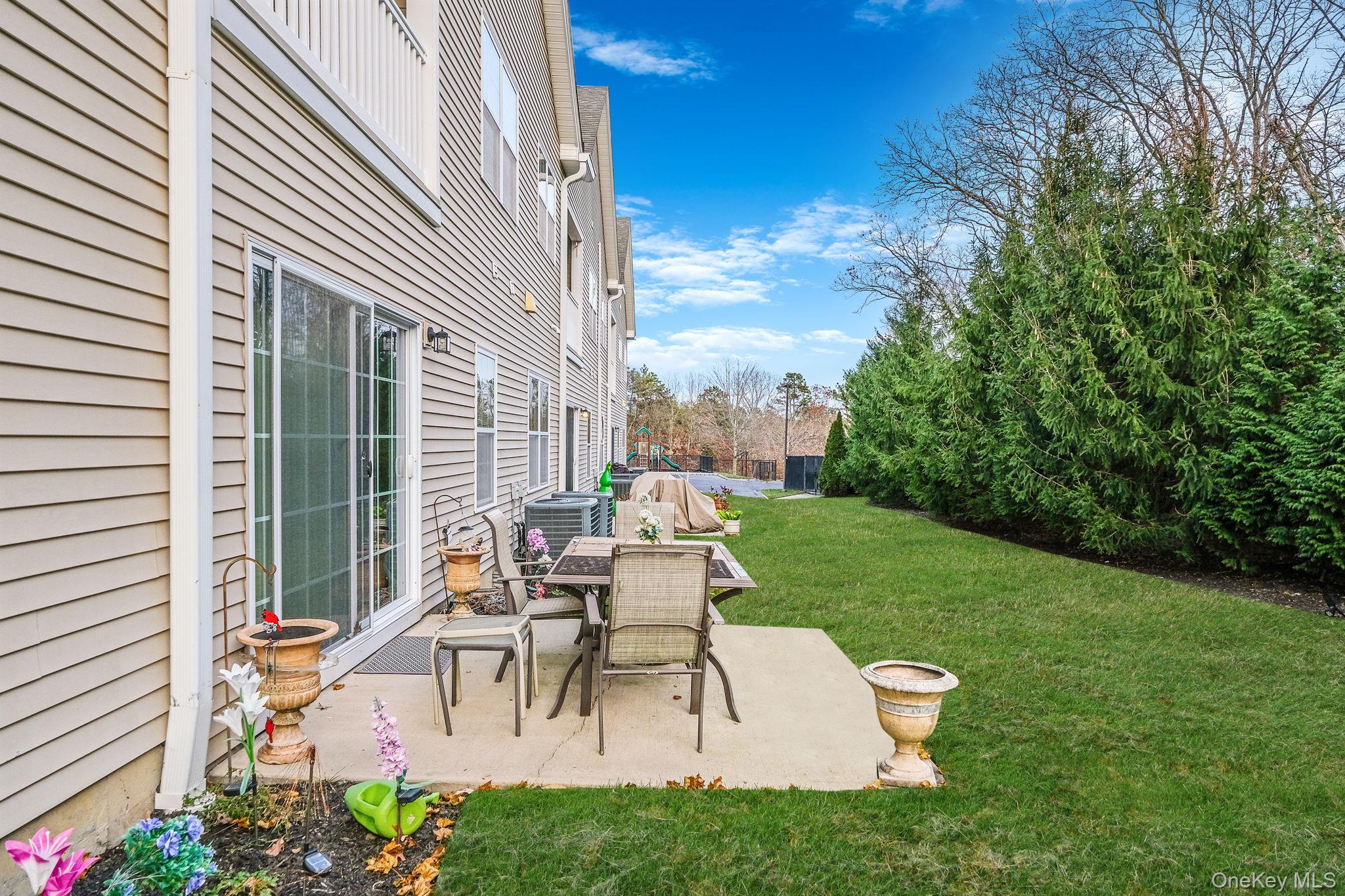 119 Wildwood Circle Holtsville Holtsville, NY 11742