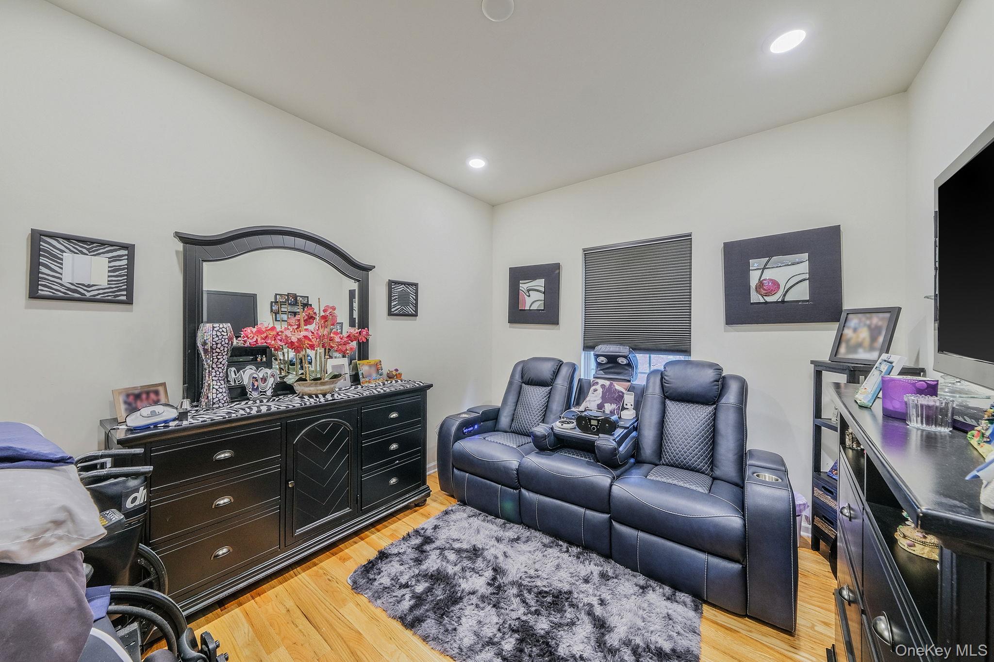 119 Wildwood Circle Holtsville Holtsville, NY 11742