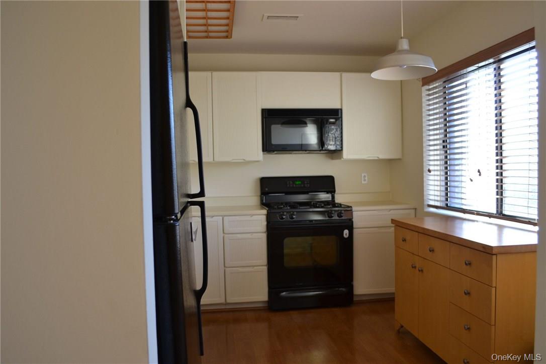 150 North Bedford Road 2-F Chappaqua Chappaqua, NY 10514