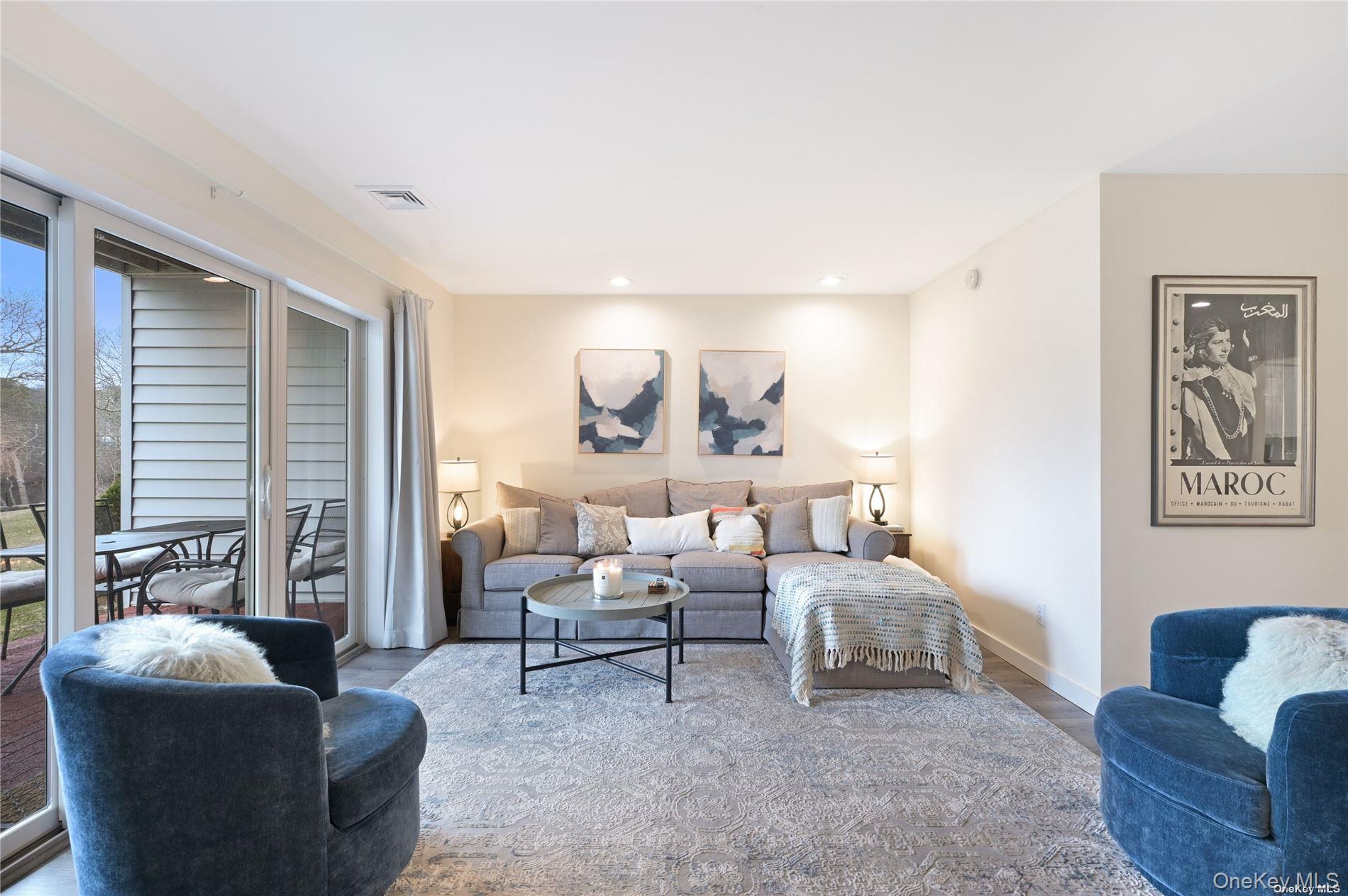 34 Montauk Highway 12 Westhampton Westhampton, NY 11977