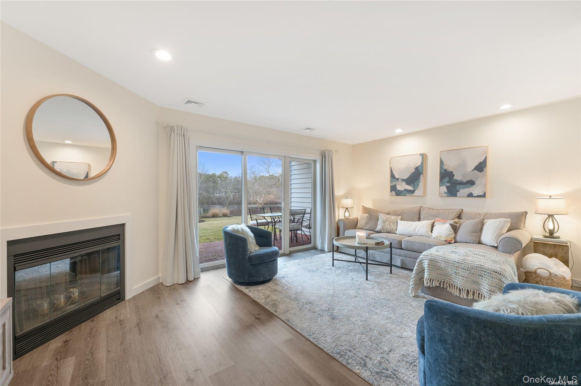 34 Montauk Highway 12 Westhampton Westhampton, NY 11977