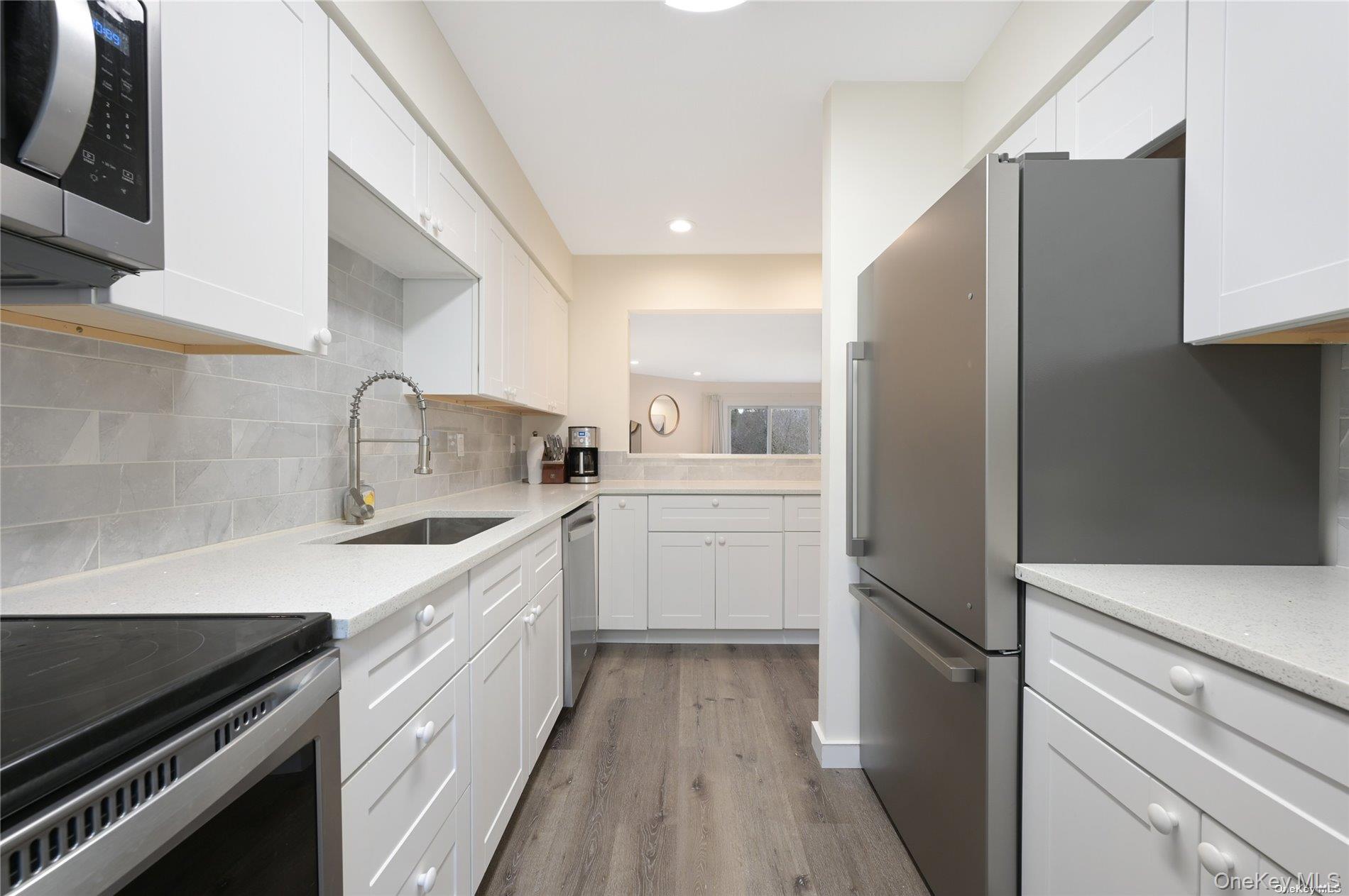 34 Montauk Highway 12 Westhampton Westhampton, NY 11977