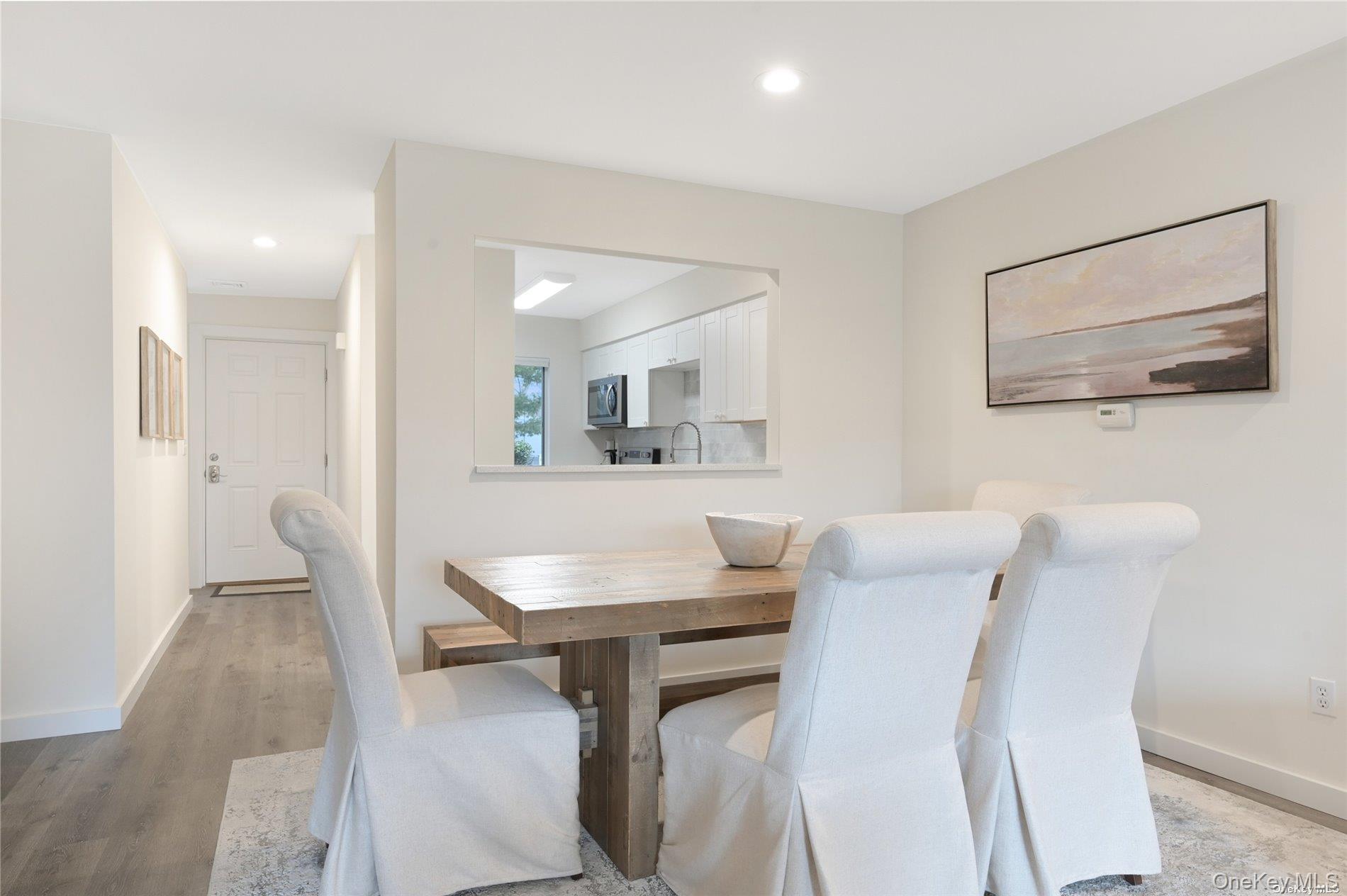 34 Montauk Highway 12 Westhampton Westhampton, NY 11977