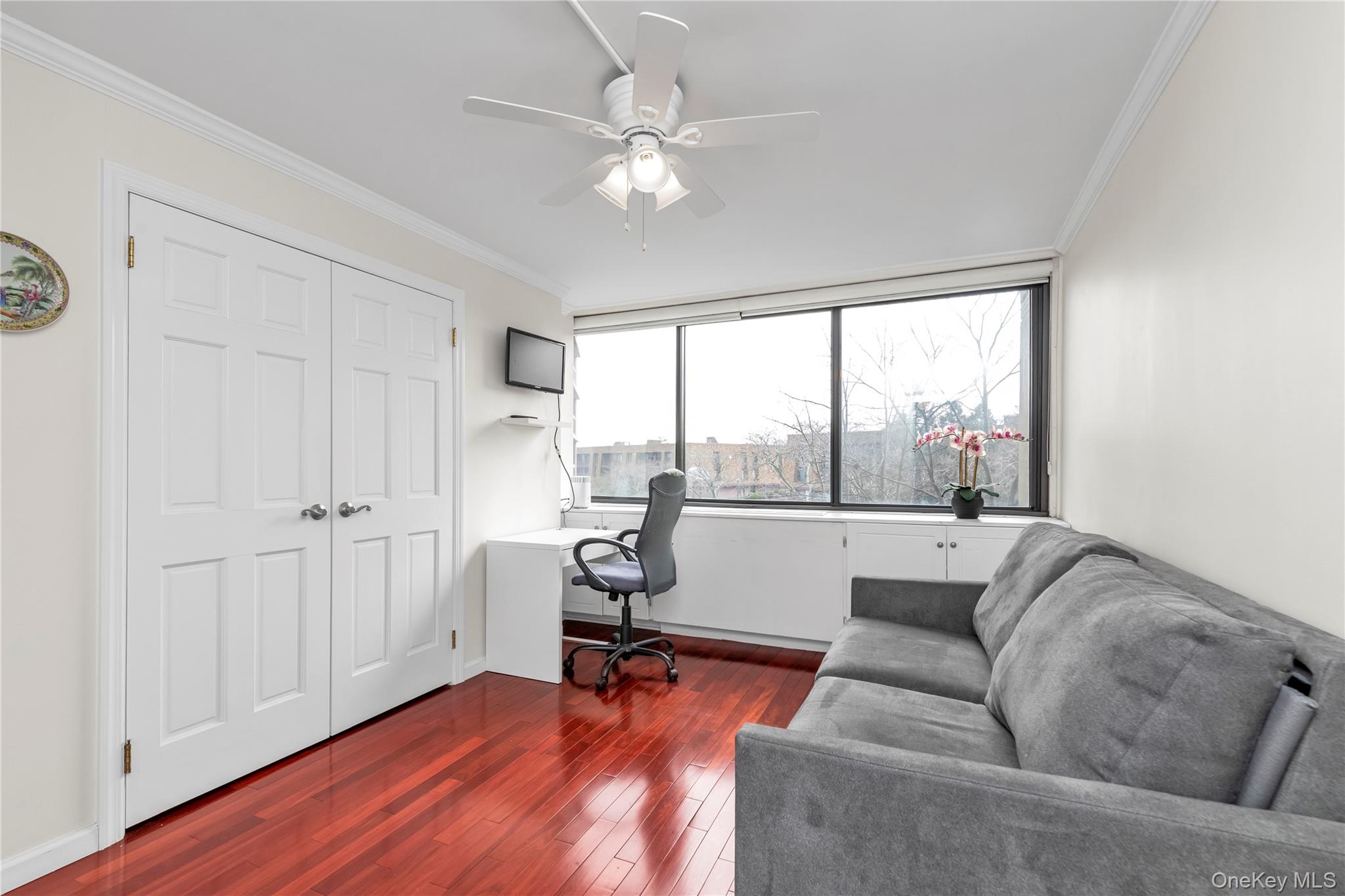 1 Bay Club Drive 4-R Bayside Bayside, NY 11360