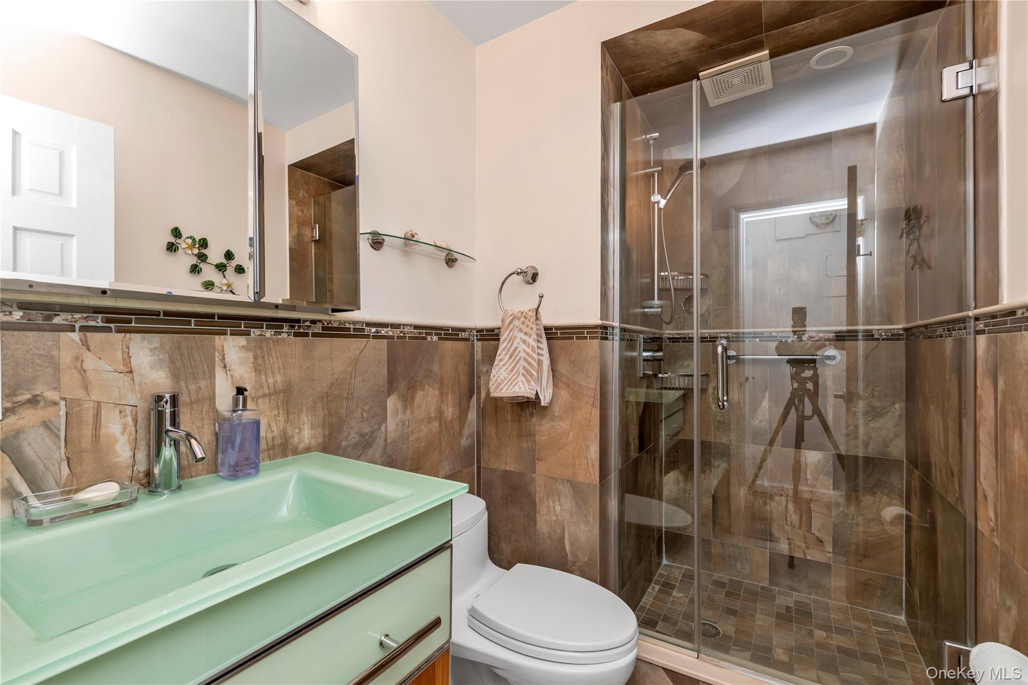 1 Bay Club Drive 4-R Bayside Bayside, NY 11360