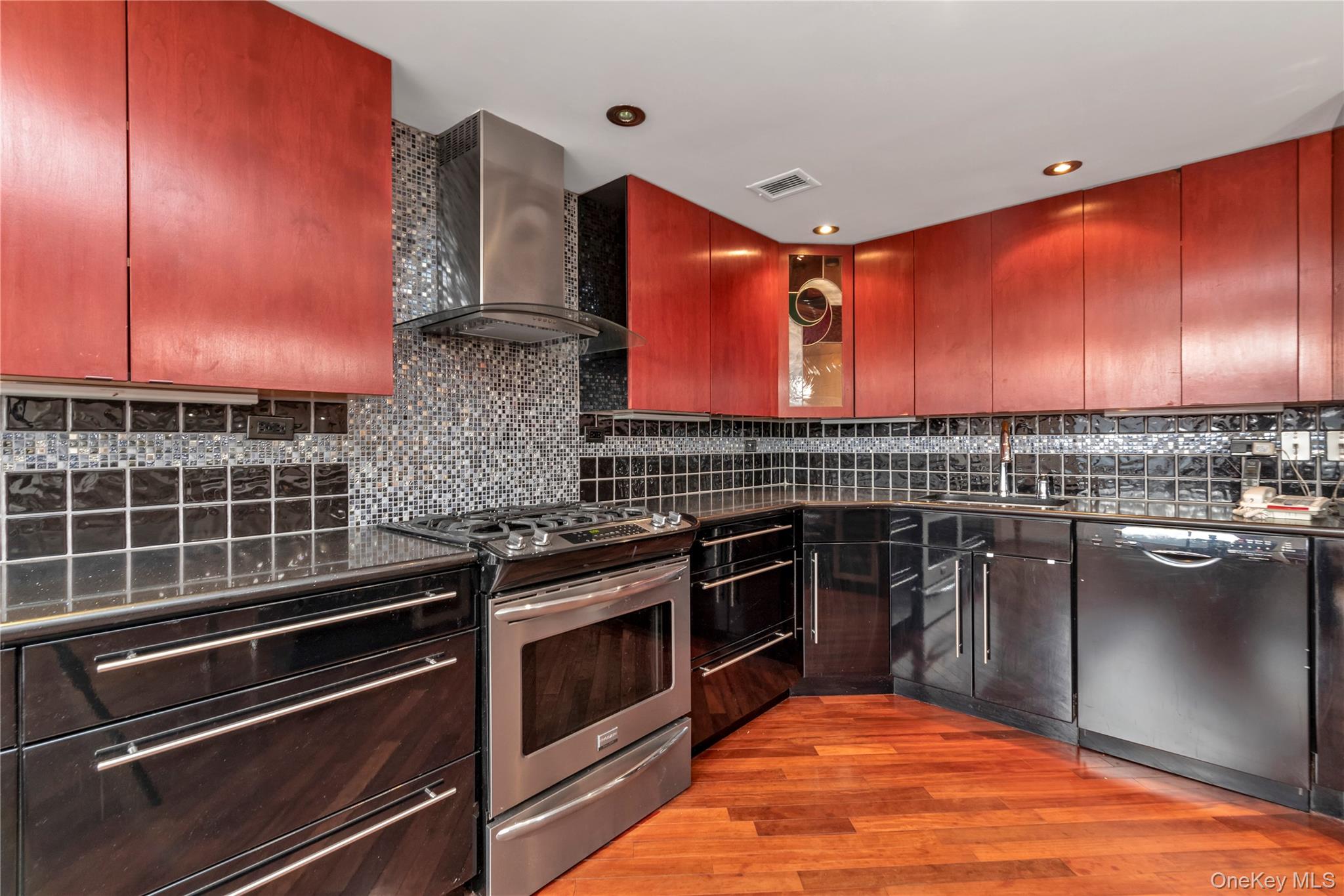 1 Bay Club Drive 4-R Bayside Bayside, NY 11360