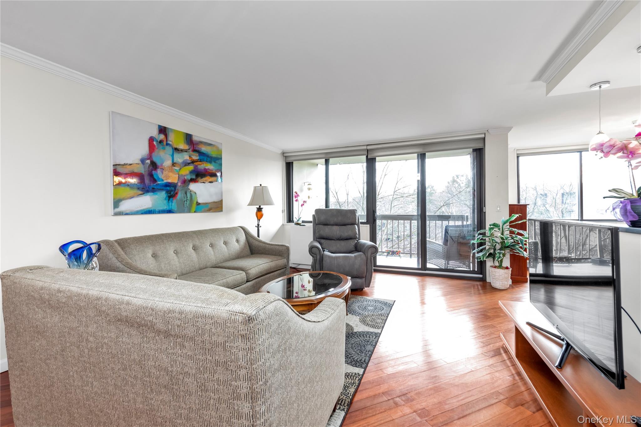 1 Bay Club Drive 4-R Bayside Bayside, NY 11360