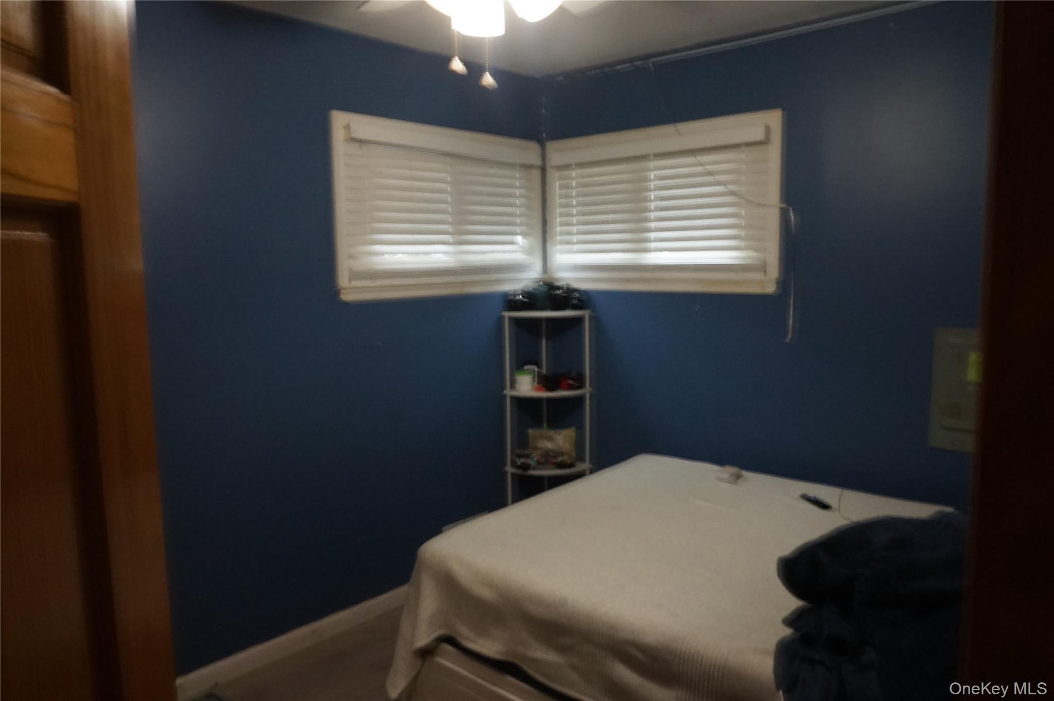 1678 N Thompson Divide Bay Shore Bay Shore, NY 11706