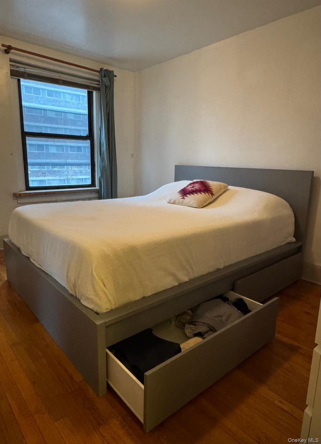 240 East 24th Street 3-F New York , NY 10010