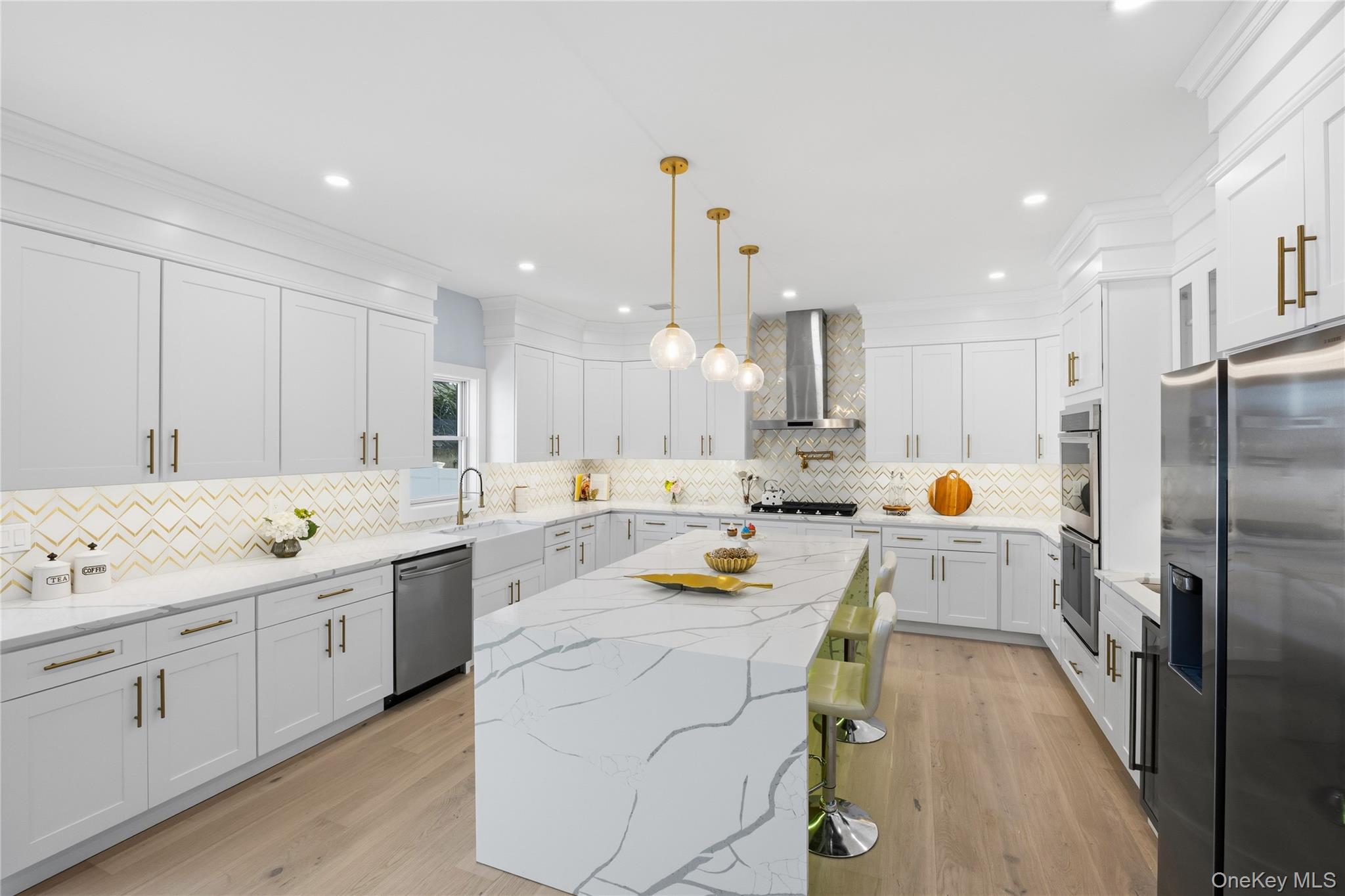 12 Friends Lane Westbury Westbury, NY 11590