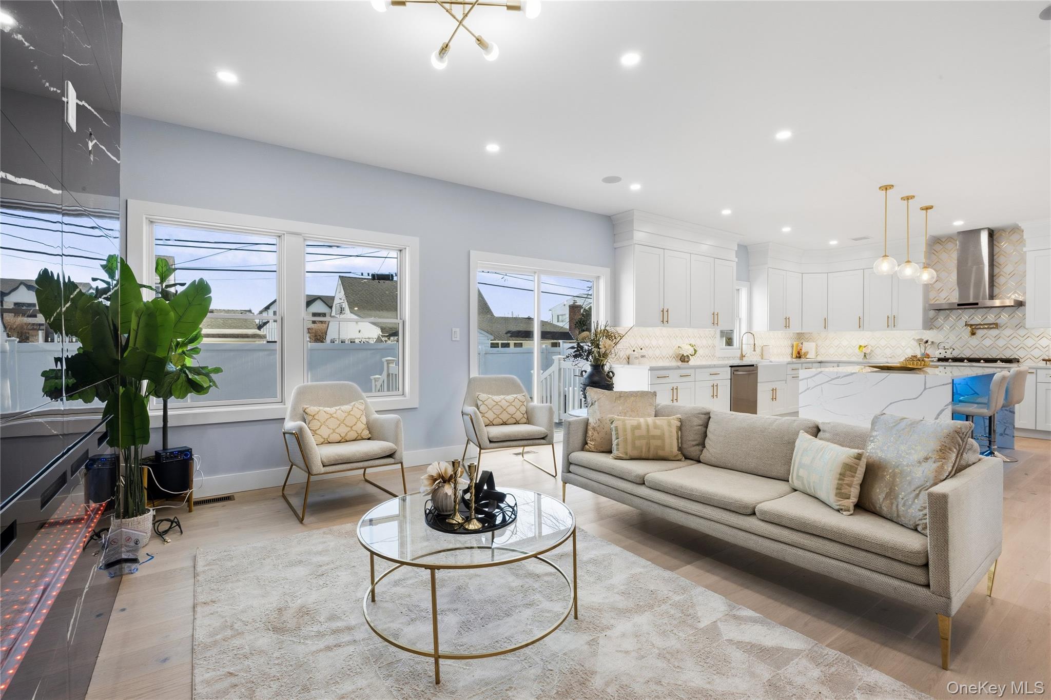 12 Friends Lane Westbury Westbury, NY 11590