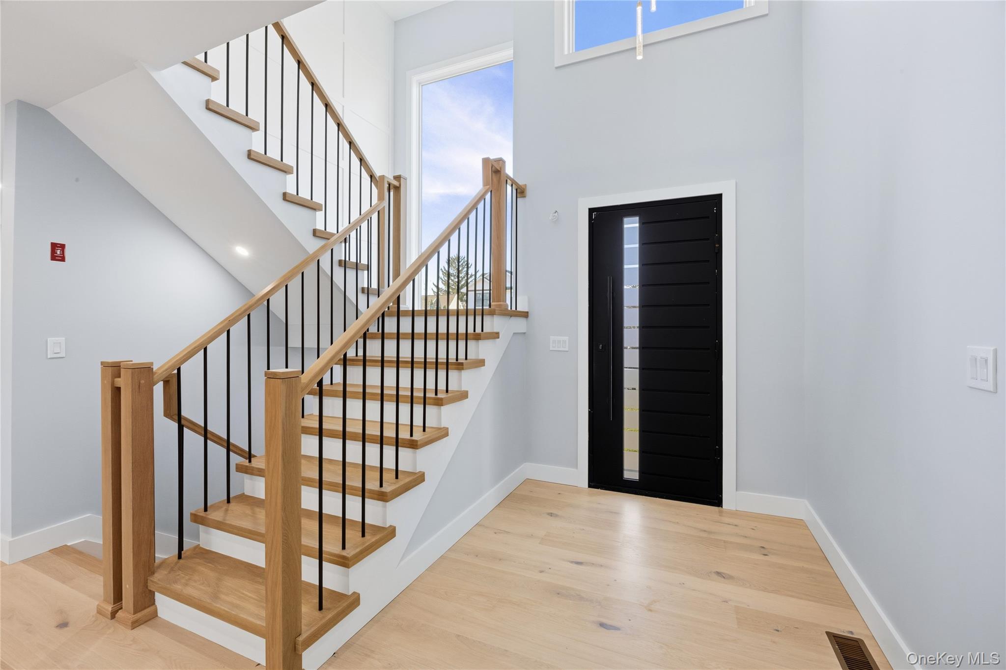 12 Friends Lane Westbury Westbury, NY 11590