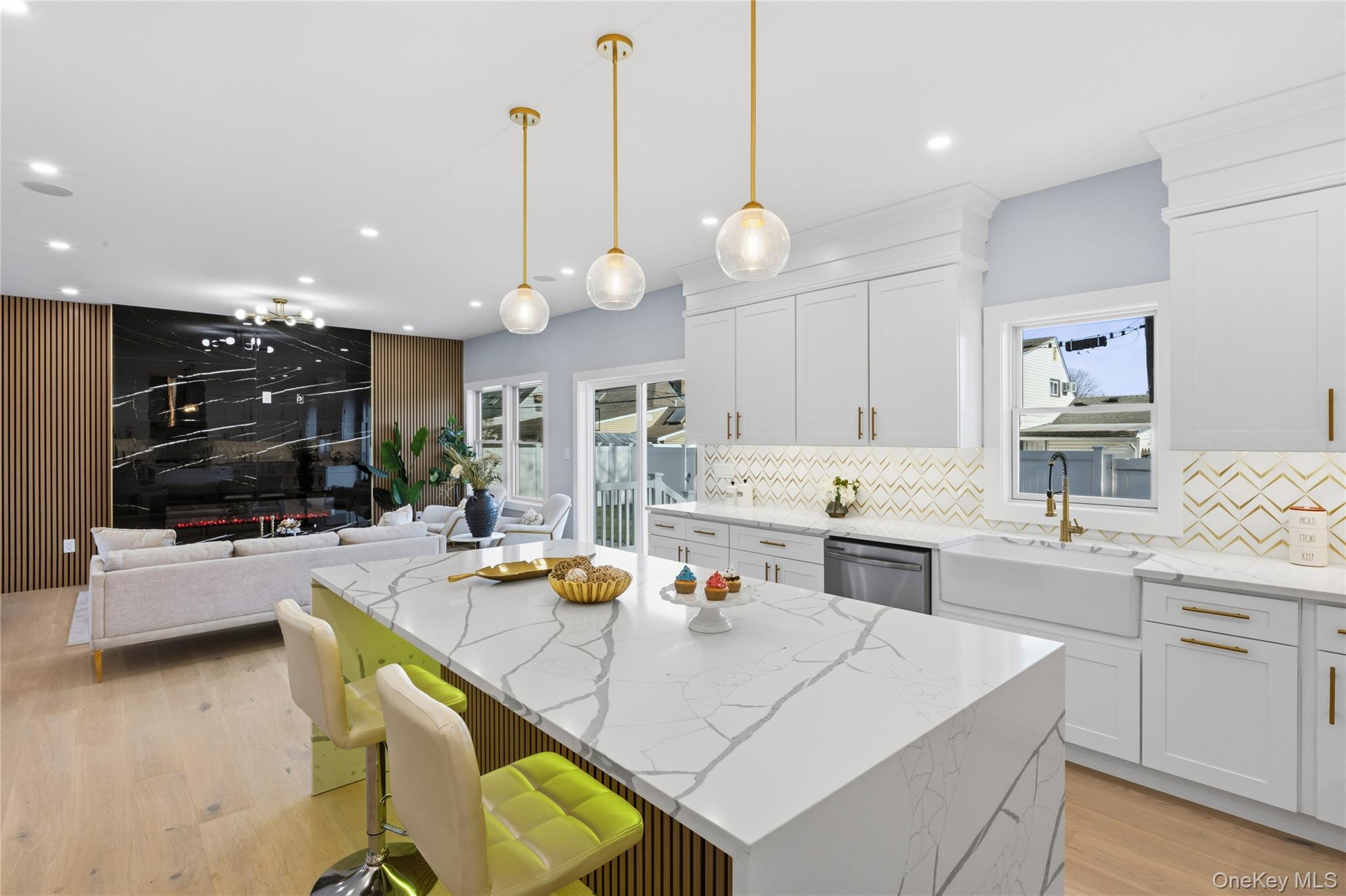 12 Friends Lane Westbury Westbury, NY 11590