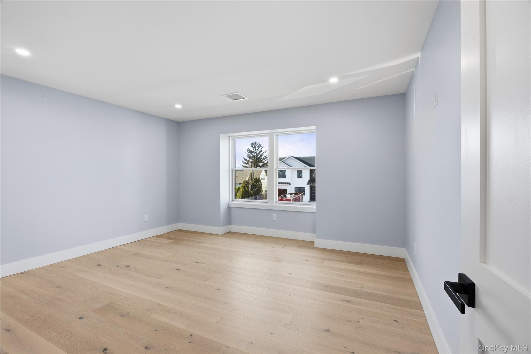 12 Friends Lane Westbury Westbury, NY 11590