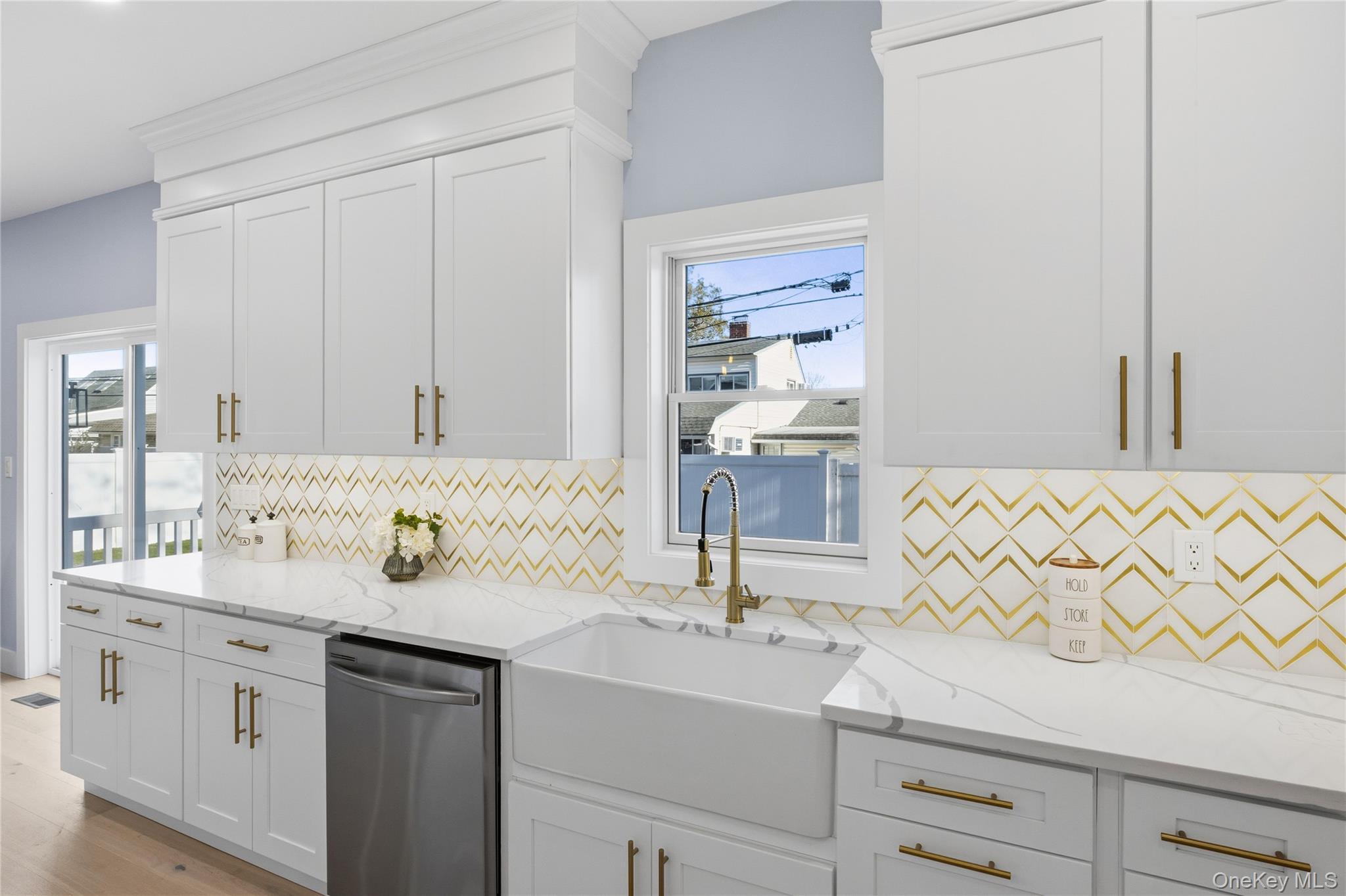 12 Friends Lane Westbury Westbury, NY 11590